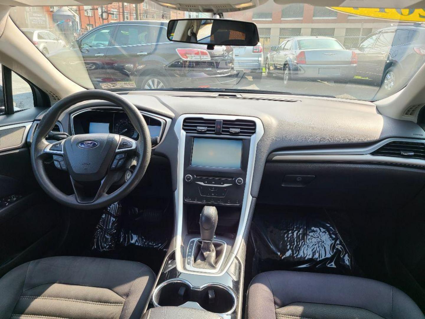 2014 GRAY FORD FUSION SE (3FA6P0H78ER) with an 2.5L engine, Automatic transmission, located at 117 North Cameron Street, Harrisburg, PA, 17101, (717) 963-8962, 40.266762, -76.875259 - WE FINANCE!!! Good Credit/ Bad Credit/ No Credit - ALL Trade-Ins Welcomed!!! ***Guaranteed Credit Approval*** APPLY ONLINE or CALL us TODAY ;) Internet Prices and Marketplace Prices are SPECIAL discounted ***CASH DEALS*** Retail Prices are higher. Please call us to discuss your cash and finan - Photo#9