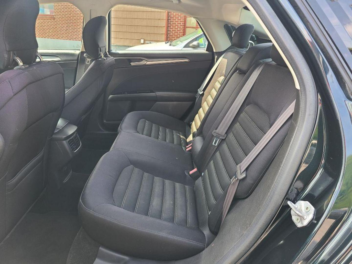 2014 GRAY FORD FUSION SE (3FA6P0H78ER) with an 2.5L engine, Automatic transmission, located at 117 North Cameron Street, Harrisburg, PA, 17101, (717) 963-8962, 40.266762, -76.875259 - WE FINANCE!!! Good Credit/ Bad Credit/ No Credit - ALL Trade-Ins Welcomed!!! ***Guaranteed Credit Approval*** APPLY ONLINE or CALL us TODAY ;) Internet Prices and Marketplace Prices are SPECIAL discounted ***CASH DEALS*** Retail Prices are higher. Please call us to discuss your cash and finan - Photo#10