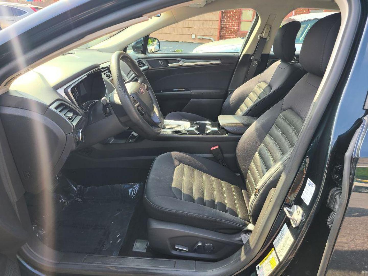 2014 GRAY FORD FUSION SE (3FA6P0H78ER) with an 2.5L engine, Automatic transmission, located at 117 North Cameron Street, Harrisburg, PA, 17101, (717) 963-8962, 40.266762, -76.875259 - WE FINANCE!!! Good Credit/ Bad Credit/ No Credit - ALL Trade-Ins Welcomed!!! ***Guaranteed Credit Approval*** APPLY ONLINE or CALL us TODAY ;) Internet Prices and Marketplace Prices are SPECIAL discounted ***CASH DEALS*** Retail Prices are higher. Please call us to discuss your cash and finan - Photo#12