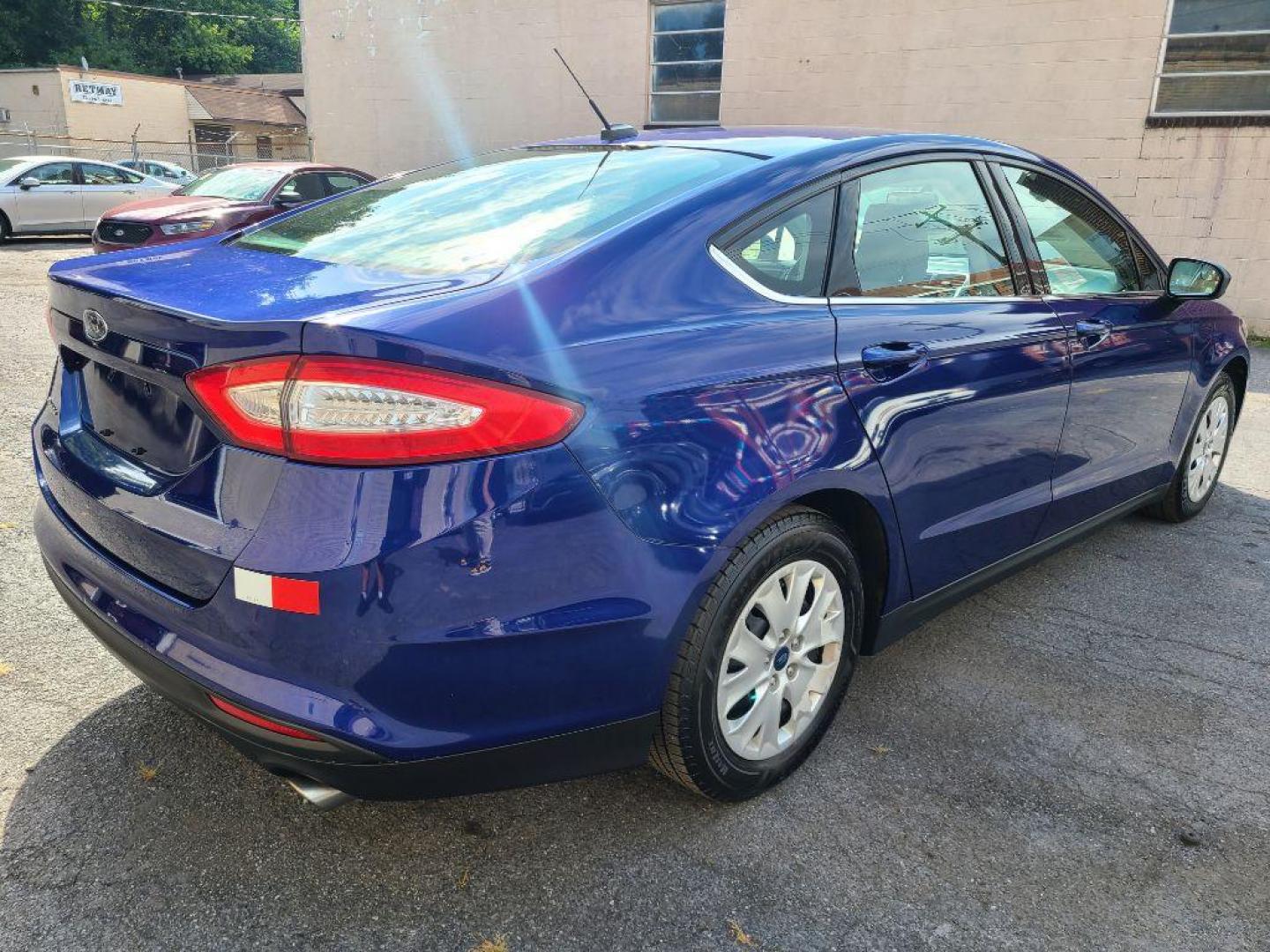 2014 BLUE FORD FUSION S (1FA6P0G72E5) with an 2.5L engine, Automatic transmission, located at 117 North Cameron Street, Harrisburg, PA, 17101, (717) 963-8962, 40.266762, -76.875259 - WE FINANCE!!! Good Credit/ Bad Credit/ No Credit - ALL Trade-Ins Welcomed!!! ***Guaranteed Credit Approval*** APPLY ONLINE or CALL us TODAY ;) Internet Prices and Marketplace Prices are SPECIAL discounted ***CASH DEALS*** Retail Prices are higher. Please call us to discuss your cash and finan - Photo#4