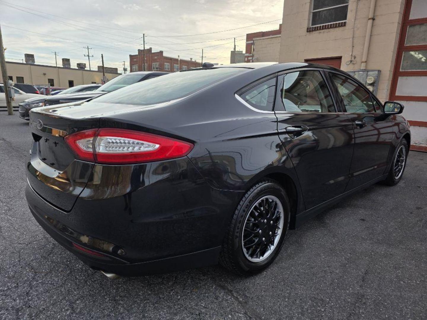 2014 BLACK FORD FUSION S (1FA6P0G74E5) with an 2.5L engine, Automatic transmission, located at 7981 Paxton Street, Harrisburg, PA, 17111, (717) 561-2926, 40.261490, -76.749229 - WE FINANCE!!! Good Credit/ Bad Credit/ No Credit - ALL Trade-Ins Welcomed!!! ***Guaranteed Credit Approval*** APPLY ONLINE or CALL us TODAY ;) Please call us to discuss your cash and financing options. - Photo#4