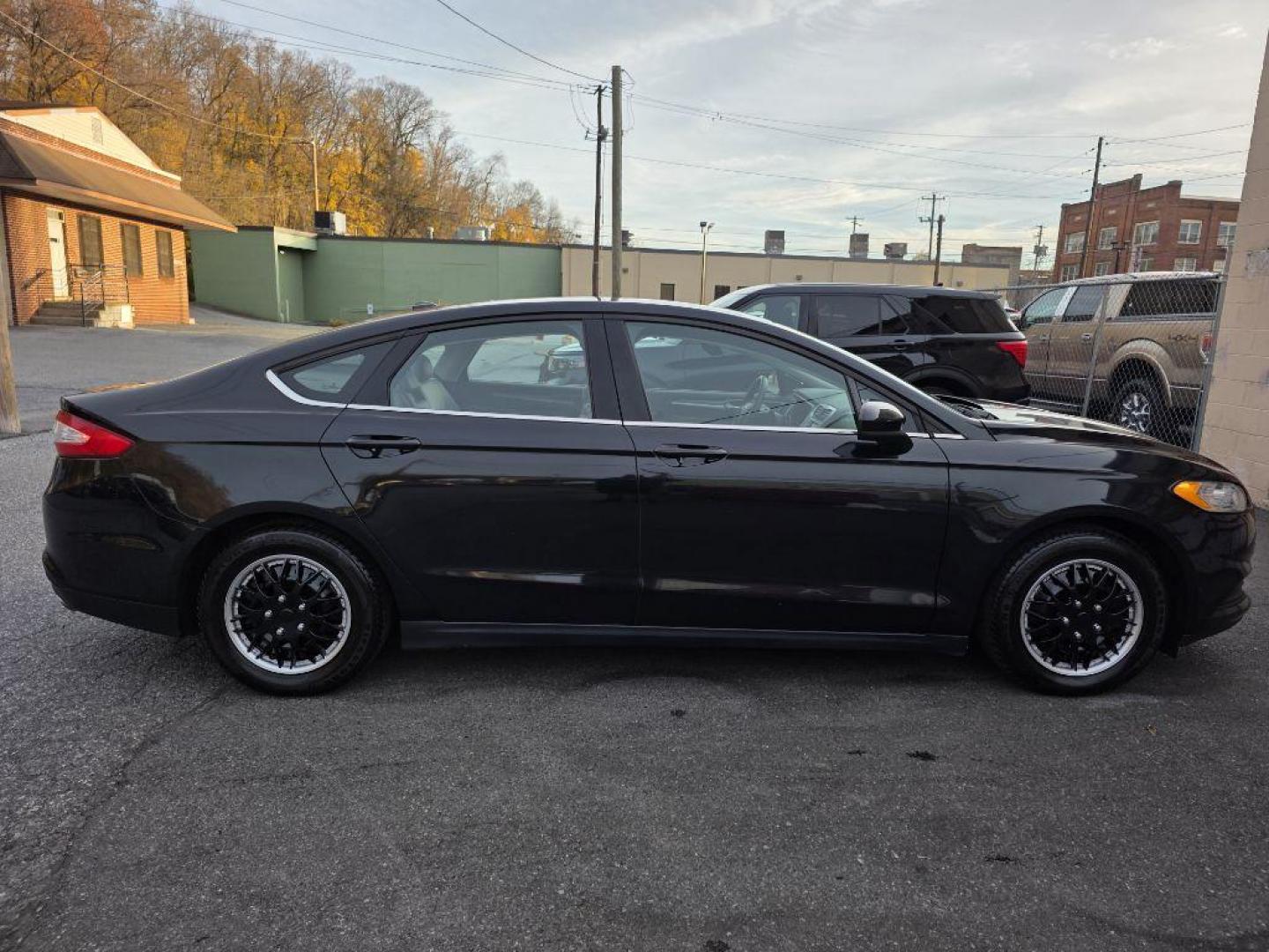 2014 BLACK FORD FUSION S (1FA6P0G74E5) with an 2.5L engine, Automatic transmission, located at 7981 Paxton Street, Harrisburg, PA, 17111, (717) 561-2926, 40.261490, -76.749229 - WE FINANCE!!! Good Credit/ Bad Credit/ No Credit - ALL Trade-Ins Welcomed!!! ***Guaranteed Credit Approval*** APPLY ONLINE or CALL us TODAY ;) Please call us to discuss your cash and financing options. - Photo#5