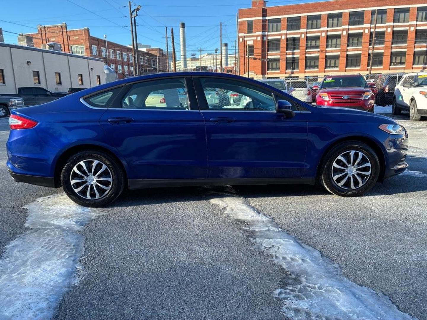 2014 BLUE FORD FUSION S (1FA6P0G7XE5) with an 2.5L engine, Automatic transmission, located at 117 North Cameron Street, Harrisburg, PA, 17101, (717) 963-8962, 40.266762, -76.875259 - WE FINANCE!!! Good Credit/ Challenged Credit/ No Credit - ALL Trade-Ins Welcomed!!! APPLY ONLINE or CALL us TODAY ;) Please call us to discuss your cash and/or financing options. - Photo#5