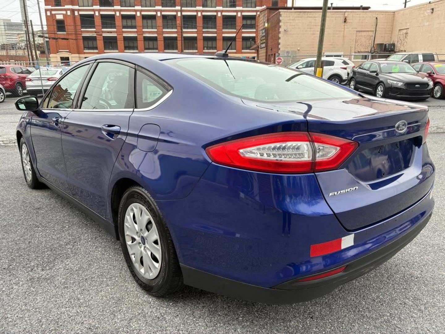 2014 BLUE FORD FUSION S (1FA6P0G7XE5) with an 2.5L engine, Automatic transmission, located at 117 North Cameron Street, Harrisburg, PA, 17101, (717) 963-8962, 40.266762, -76.875259 - WE FINANCE!!! Good Credit/ Bad Credit/ No Credit - ALL Trade-Ins Welcomed!!! ***Guaranteed Credit Approval*** APPLY ONLINE or CALL us TODAY ;) Please call us to discuss your cash and financing options. - Photo#5
