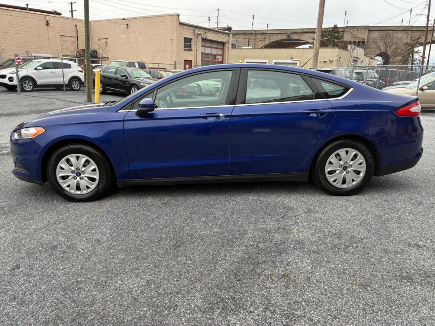 2014 BLUE FORD FUSION S (1FA6P0G7XE5) with an 2.5L engine, Automatic transmission, located at 117 North Cameron Street, Harrisburg, PA, 17101, (717) 963-8962, 40.266762, -76.875259 - WE FINANCE!!! Good Credit/ Bad Credit/ No Credit - ALL Trade-Ins Welcomed!!! ***Guaranteed Credit Approval*** APPLY ONLINE or CALL us TODAY ;) Please call us to discuss your cash and financing options. - Photo#6