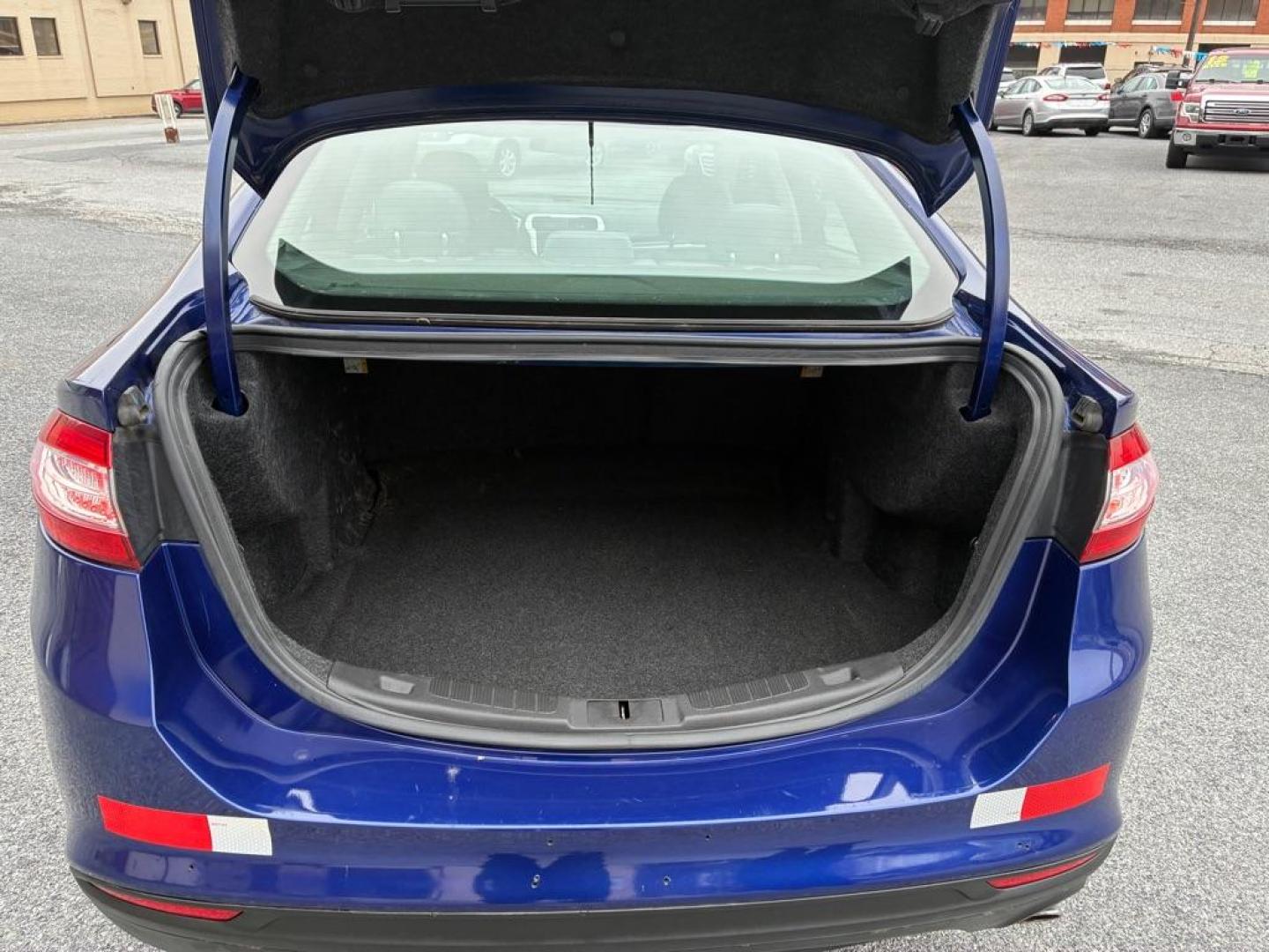 2014 BLUE FORD FUSION S (1FA6P0G7XE5) with an 2.5L engine, Automatic transmission, located at 117 North Cameron Street, Harrisburg, PA, 17101, (717) 963-8962, 40.266762, -76.875259 - WE FINANCE!!! Good Credit/ Bad Credit/ No Credit - ALL Trade-Ins Welcomed!!! ***Guaranteed Credit Approval*** APPLY ONLINE or CALL us TODAY ;) Please call us to discuss your cash and financing options. - Photo#11