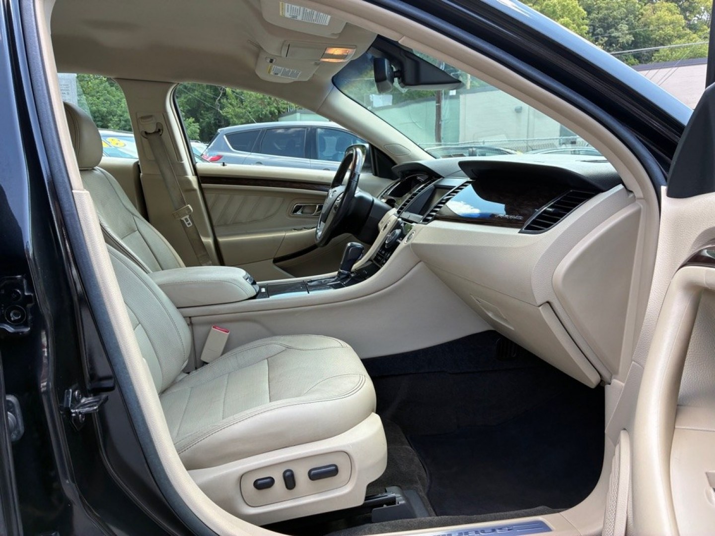 2014 BLACK FORD TAURUS LIMITED (1FAHP2J80EG) with an 3.5L engine, Automatic transmission, located at 117 North Cameron Street, Harrisburg, PA, 17101, (717) 963-8962, 40.266762, -76.875259 - WE FINANCE!!! MOST vehicles are available for financing. Good Credit/ Challenged Credit/ No Credit - ALL Trade-Ins Welcomed!!! APPLY ONLINE or CALL us TODAY Please call us to discuss your cash and/or financing options. Thanks for checking our inventory! We're here to help.- Photo#8