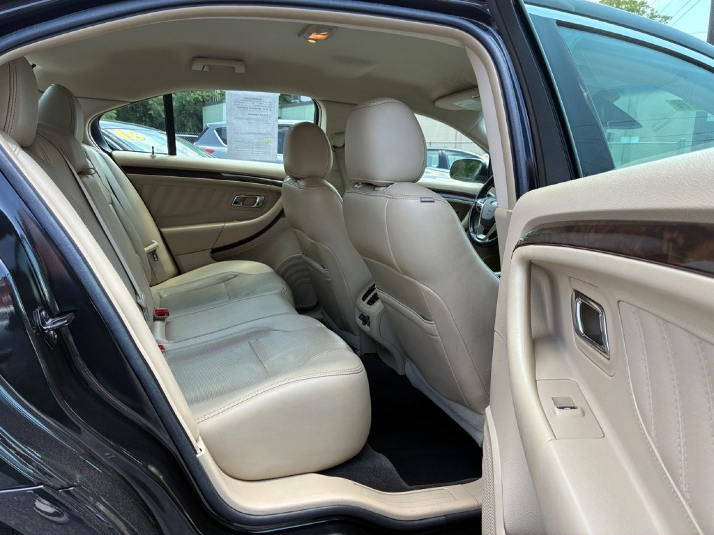 2014 BLACK FORD TAURUS LIMITED (1FAHP2J80EG) with an 3.5L engine, Automatic transmission, located at 117 North Cameron Street, Harrisburg, PA, 17101, (717) 963-8962, 40.266762, -76.875259 - WE FINANCE!!! MOST vehicles are available for financing. Good Credit/ Challenged Credit/ No Credit - ALL Trade-Ins Welcomed!!! APPLY ONLINE or CALL us TODAY Please call us to discuss your cash and/or financing options. Thanks for checking our inventory! We're here to help.- Photo#9