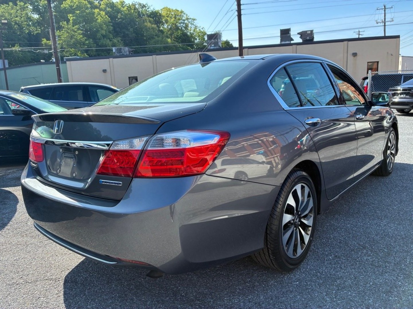 2014 GREY HONDA ACCORD HYBRID (1HGCR6F35EA) with an 2.0L engine, Continuously Variable transmission, located at 117 North Cameron Street, Harrisburg, PA, 17101, (717) 963-8962, 40.266762, -76.875259 - WE FINANCE!!! MOST vehicles are available for financing. Good Credit/ Challenged Credit/ No Credit - ALL Trade-Ins Welcomed!!! APPLY ONLINE or CALL us TODAY Please call us to discuss your cash and/or financing options. Thanks for checking our inventory! We're here to help.- Photo#4