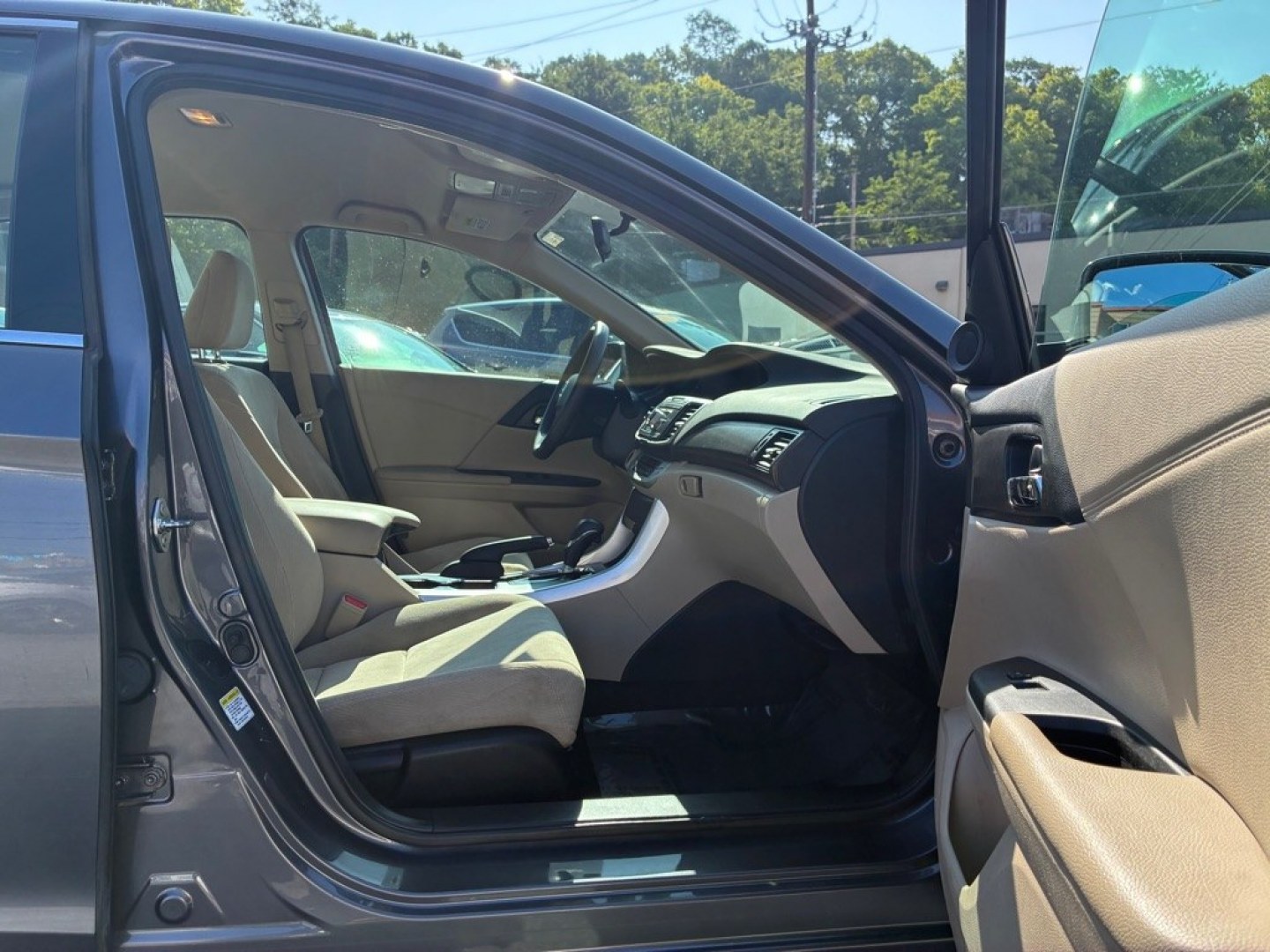 2014 GREY HONDA ACCORD HYBRID (1HGCR6F35EA) with an 2.0L engine, Continuously Variable transmission, located at 117 North Cameron Street, Harrisburg, PA, 17101, (717) 963-8962, 40.266762, -76.875259 - WE FINANCE!!! MOST vehicles are available for financing. Good Credit/ Challenged Credit/ No Credit - ALL Trade-Ins Welcomed!!! APPLY ONLINE or CALL us TODAY Please call us to discuss your cash and/or financing options. Thanks for checking our inventory! We're here to help.- Photo#8