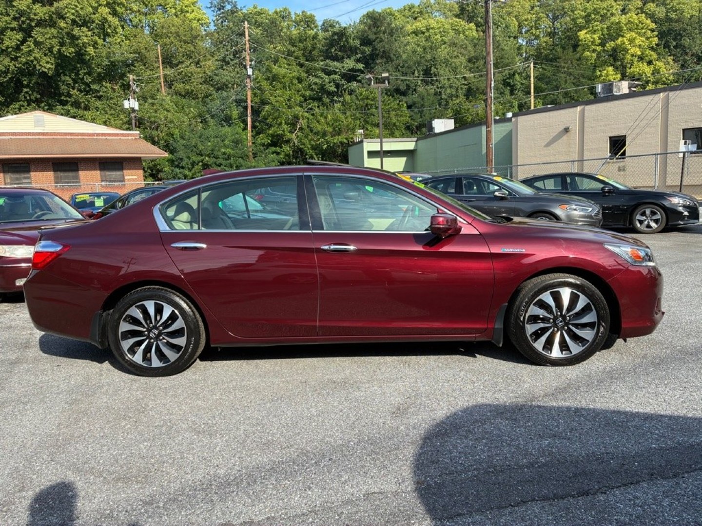 2014 RED HONDA ACCORD HYBRID EXL (1HGCR6F59EA) with an 2.0L engine, Continuously Variable transmission, located at 117 North Cameron Street, Harrisburg, PA, 17101, (717) 963-8962, 40.266762, -76.875259 - WE FINANCE!!! MOST vehicles are available for financing. Good Credit/ Challenged Credit/ No Credit - ALL Trade-Ins Welcomed!!! APPLY ONLINE or CALL us TODAY Please call us to discuss your cash and/or financing options. Thanks for checking our inventory! We're here to help.- Photo#5