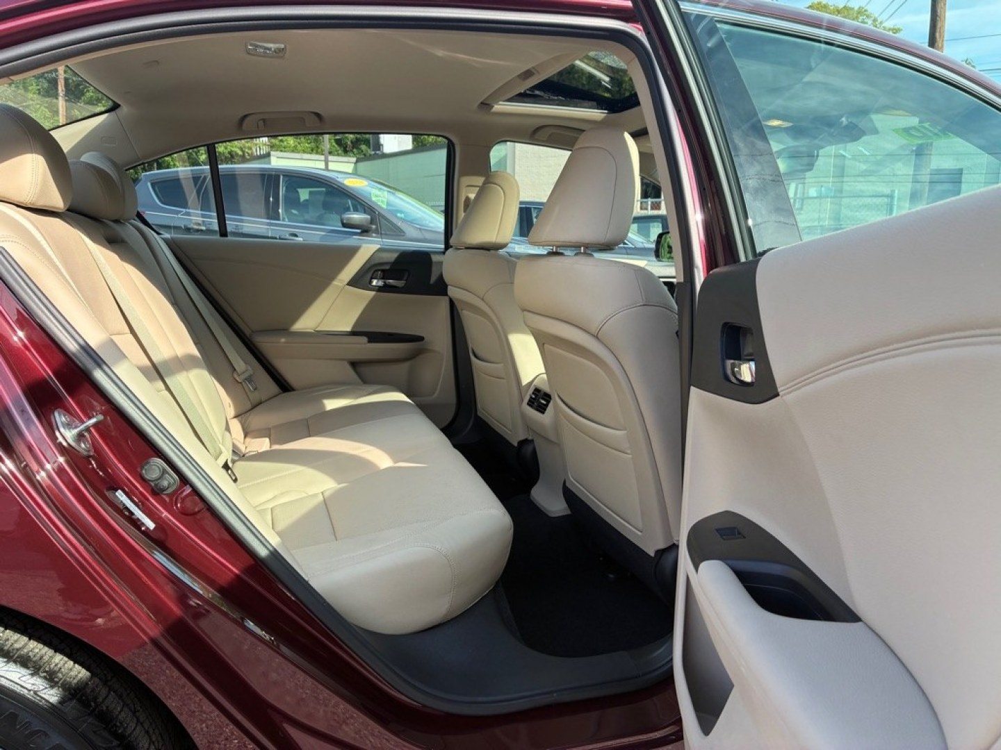 2014 RED HONDA ACCORD HYBRID EXL (1HGCR6F59EA) with an 2.0L engine, Continuously Variable transmission, located at 117 North Cameron Street, Harrisburg, PA, 17101, (717) 963-8962, 40.266762, -76.875259 - WE FINANCE!!! MOST vehicles are available for financing. Good Credit/ Challenged Credit/ No Credit - ALL Trade-Ins Welcomed!!! APPLY ONLINE or CALL us TODAY Please call us to discuss your cash and/or financing options. Thanks for checking our inventory! We're here to help.- Photo#9