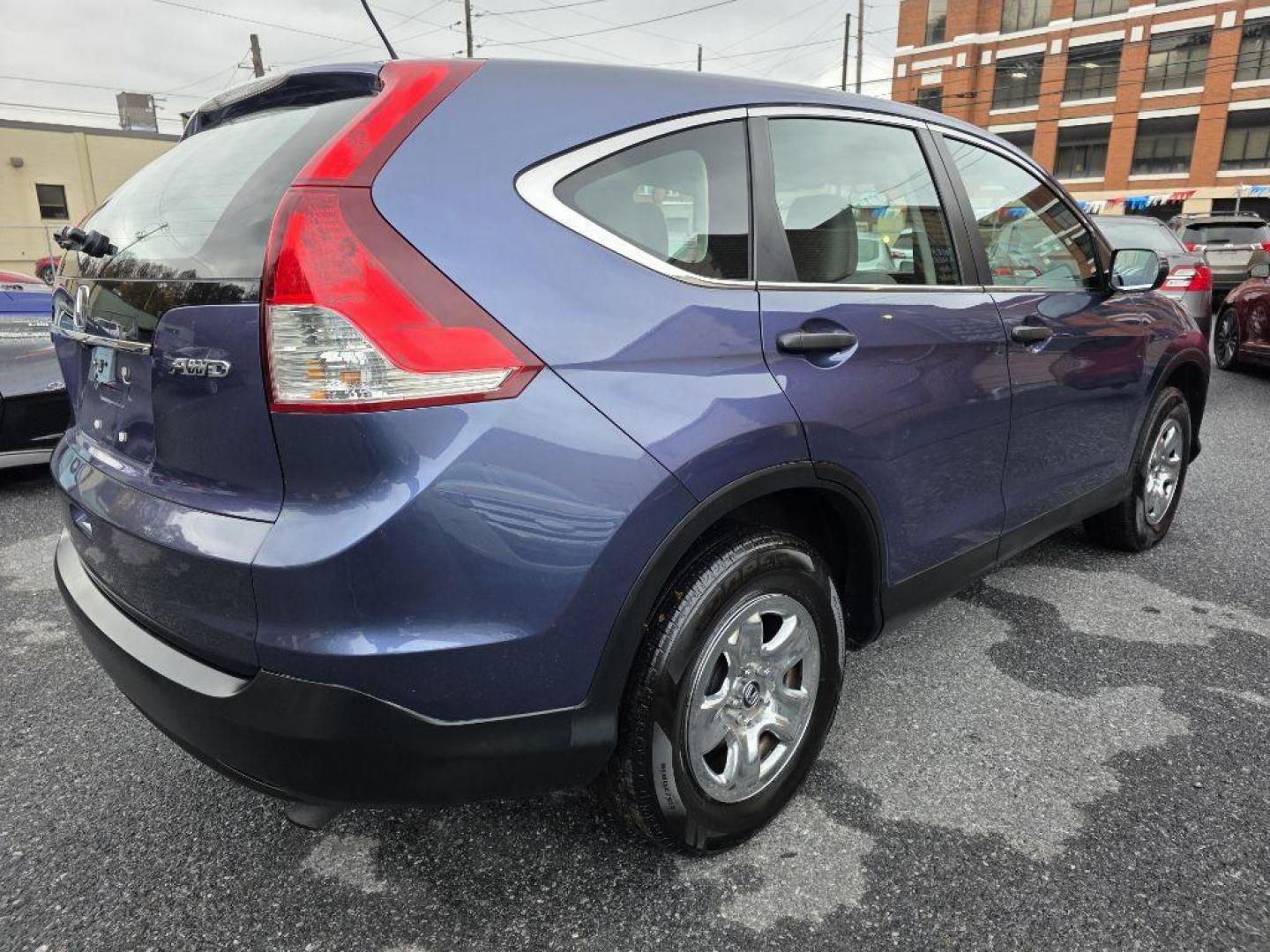 2014 BLUE HONDA CR-V LX (2HKRM4H3XEH) with an 2.4L engine, Automatic transmission, located at 117 North Cameron Street, Harrisburg, PA, 17101, (717) 963-8962, 40.266762, -76.875259 - WE FINANCE!!! Good Credit/ Bad Credit/ No Credit - ALL Trade-Ins Welcomed!!! ***Guaranteed Credit Approval*** APPLY ONLINE or CALL us TODAY ;) Please call us to discuss your cash and financing options. - Photo#4