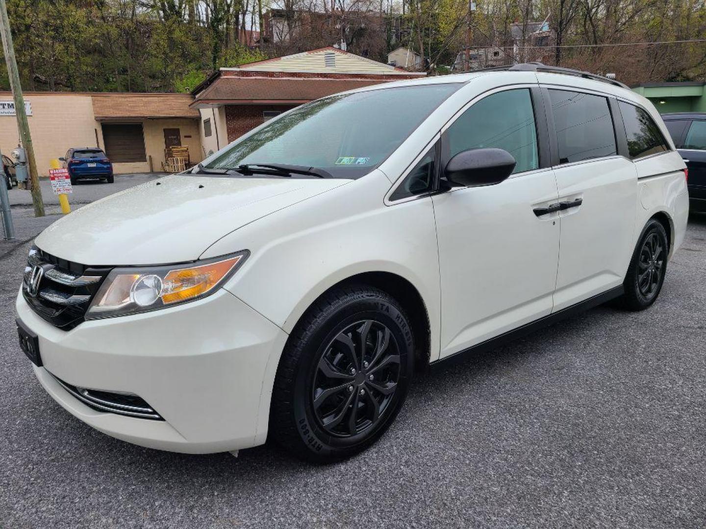 2014 WHITE HONDA ODYSSEY LX (5FNRL5H21EB) with an 3.5L engine, Automatic transmission, located at 117 North Cameron Street, Harrisburg, PA, 17101, (717) 963-8962, 40.266762, -76.875259 - WE FINANCE!!! Good Credit/ Bad Credit/ No Credit - ALL Trade-Ins Welcomed!!! ***Guaranteed Credit Approval*** APPLY ONLINE or CALL us TODAY ;) Internet Prices and Marketplace Prices are SPECIAL discounted ***CASH DEALS*** Retail Prices are higher. Please call us to discuss your cash and finan - Photo#0