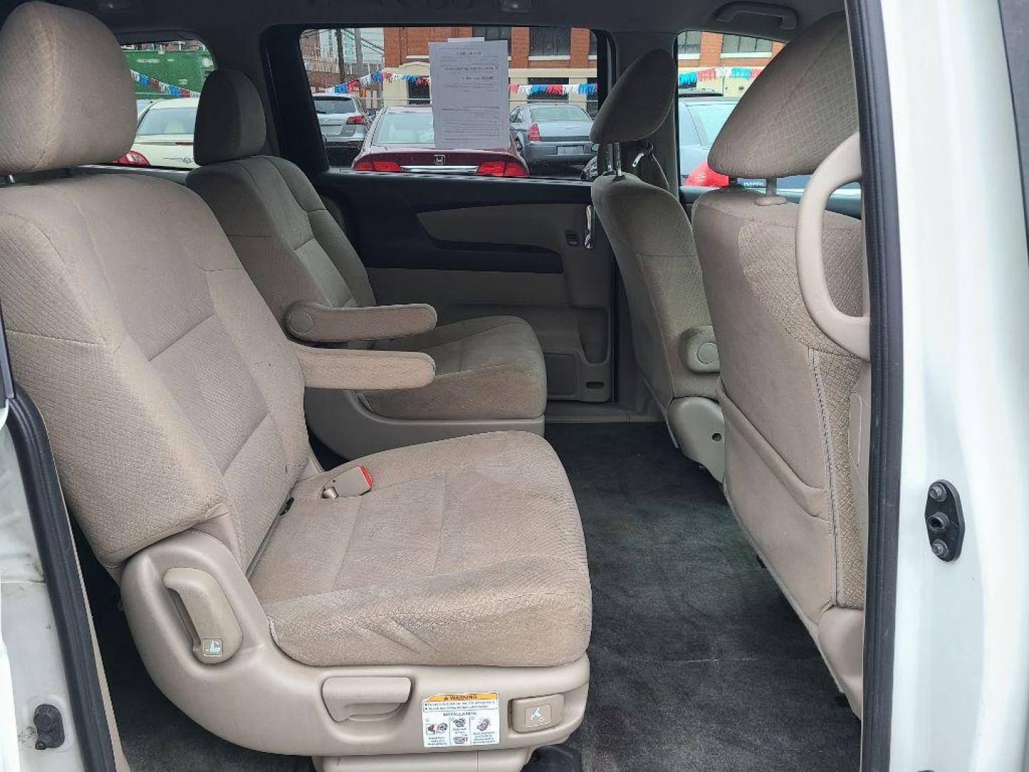 2014 WHITE HONDA ODYSSEY LX (5FNRL5H21EB) with an 3.5L engine, Automatic transmission, located at 117 North Cameron Street, Harrisburg, PA, 17101, (717) 963-8962, 40.266762, -76.875259 - WE FINANCE!!! Good Credit/ Bad Credit/ No Credit - ALL Trade-Ins Welcomed!!! ***Guaranteed Credit Approval*** APPLY ONLINE or CALL us TODAY ;) Internet Prices and Marketplace Prices are SPECIAL discounted ***CASH DEALS*** Retail Prices are higher. Please call us to discuss your cash and finan - Photo#11