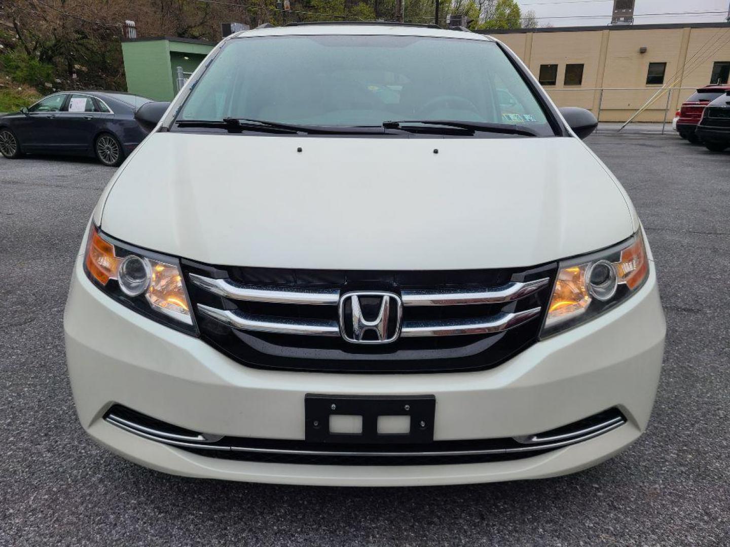 2014 WHITE HONDA ODYSSEY LX (5FNRL5H21EB) with an 3.5L engine, Automatic transmission, located at 117 North Cameron Street, Harrisburg, PA, 17101, (717) 963-8962, 40.266762, -76.875259 - WE FINANCE!!! Good Credit/ Bad Credit/ No Credit - ALL Trade-Ins Welcomed!!! ***Guaranteed Credit Approval*** APPLY ONLINE or CALL us TODAY ;) Internet Prices and Marketplace Prices are SPECIAL discounted ***CASH DEALS*** Retail Prices are higher. Please call us to discuss your cash and finan - Photo#7
