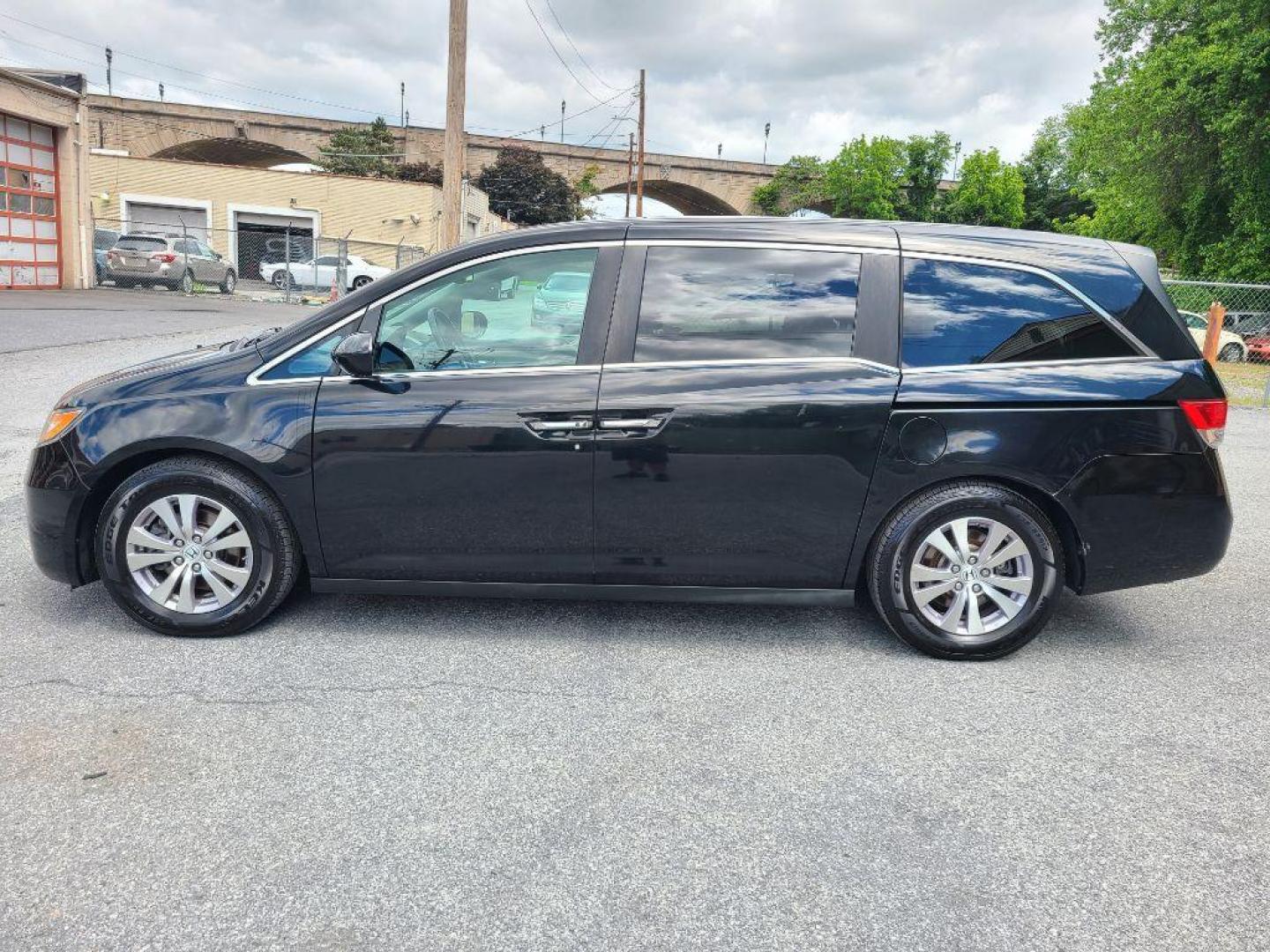 2014 BLACK HONDA ODYSSEY EXL (5FNRL5H65EB) with an 3.5L engine, Automatic transmission, located at 117 North Cameron Street, Harrisburg, PA, 17101, (717) 963-8962, 40.266762, -76.875259 - WE FINANCE!!! Good Credit/ Bad Credit/ No Credit - ALL Trade-Ins Welcomed!!! ***Guaranteed Credit Approval*** APPLY ONLINE or CALL us TODAY ;) Internet Prices and Marketplace Prices are SPECIAL discounted ***CASH DEALS*** Retail Prices are higher. Please call us to discuss your cash and finan - Photo#7
