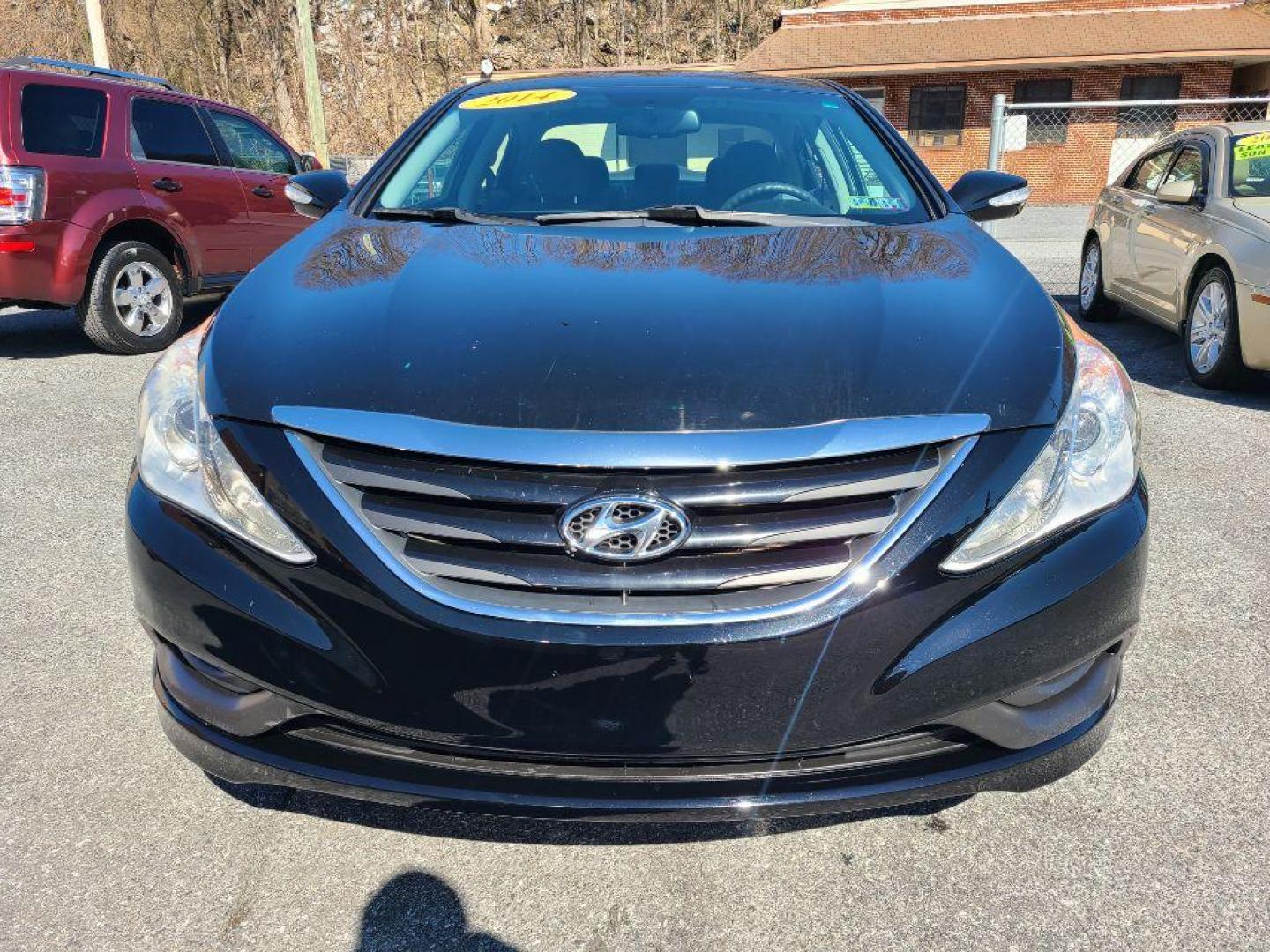 2014 BLACK HYUNDAI SONATA GLS (5NPEB4AC5EH) with an 2.4L engine, Automatic transmission, located at 117 North Cameron Street, Harrisburg, PA, 17101, (717) 963-8962, 40.266762, -76.875259 - WE FINANCE!!! Good Credit/ Bad Credit/ No Credit - ALL Trade-Ins Welcomed!!! ***Guaranteed Credit Approval*** APPLY ONLINE or CALL us TODAY ;) Internet Prices and Marketplace Prices are SPECIAL discounted ***CASH DEALS*** Retail Prices are higher. Please call us to discuss your cash and finan - Photo#12