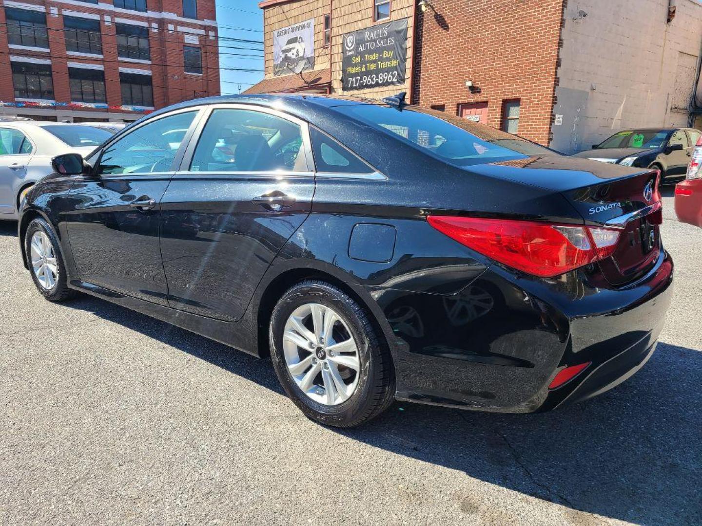 2014 BLACK HYUNDAI SONATA GLS (5NPEB4AC5EH) with an 2.4L engine, Automatic transmission, located at 117 North Cameron Street, Harrisburg, PA, 17101, (717) 963-8962, 40.266762, -76.875259 - WE FINANCE!!! Good Credit/ Bad Credit/ No Credit - ALL Trade-Ins Welcomed!!! ***Guaranteed Credit Approval*** APPLY ONLINE or CALL us TODAY ;) Internet Prices and Marketplace Prices are SPECIAL discounted ***CASH DEALS*** Retail Prices are higher. Please call us to discuss your cash and finan - Photo#2