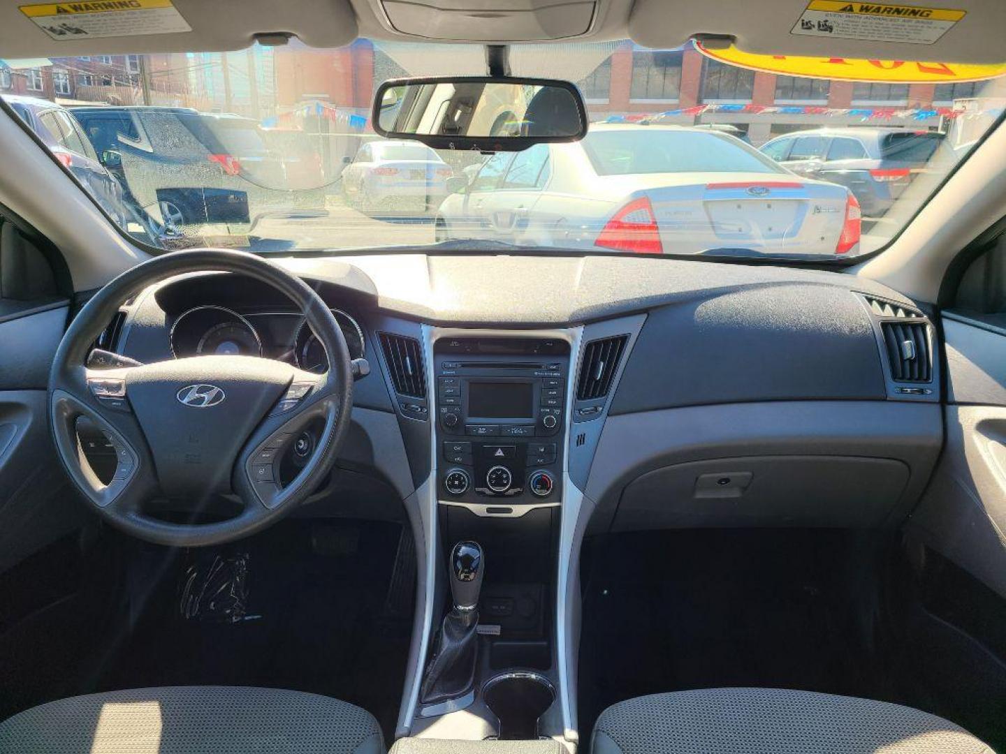 2014 BLACK HYUNDAI SONATA GLS (5NPEB4AC5EH) with an 2.4L engine, Automatic transmission, located at 117 North Cameron Street, Harrisburg, PA, 17101, (717) 963-8962, 40.266762, -76.875259 - WE FINANCE!!! Good Credit/ Bad Credit/ No Credit - ALL Trade-Ins Welcomed!!! ***Guaranteed Credit Approval*** APPLY ONLINE or CALL us TODAY ;) Internet Prices and Marketplace Prices are SPECIAL discounted ***CASH DEALS*** Retail Prices are higher. Please call us to discuss your cash and finan - Photo#8