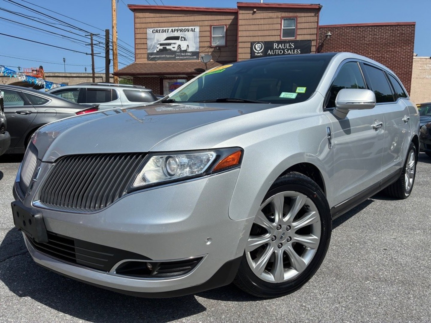 2014 SILVER LINCOLN MKT (2LMHJ5AT2EB) with an 3.5L engine, Automatic transmission, located at 117 North Cameron Street, Harrisburg, PA, 17101, (717) 963-8962, 40.266762, -76.875259 - WE FINANCE!!! MOST vehicles are available for financing. Good Credit/ Challenged Credit/ No Credit - ALL Trade-Ins Welcomed!!! APPLY ONLINE or CALL us TODAY Please call us to discuss your cash and/or financing options. Thanks for checking our inventory! We're here to help.- Photo#0
