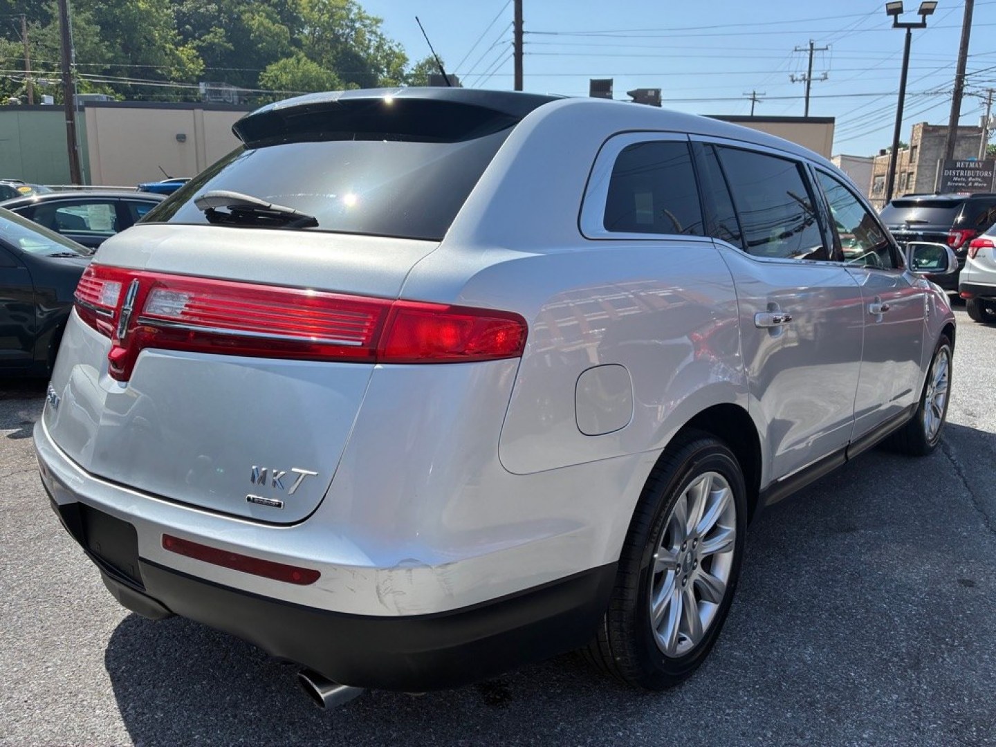 2014 SILVER LINCOLN MKT (2LMHJ5AT2EB) with an 3.5L engine, Automatic transmission, located at 117 North Cameron Street, Harrisburg, PA, 17101, (717) 963-8962, 40.266762, -76.875259 - WE FINANCE!!! MOST vehicles are available for financing. Good Credit/ Challenged Credit/ No Credit - ALL Trade-Ins Welcomed!!! APPLY ONLINE or CALL us TODAY Please call us to discuss your cash and/or financing options. Thanks for checking our inventory! We're here to help.- Photo#4