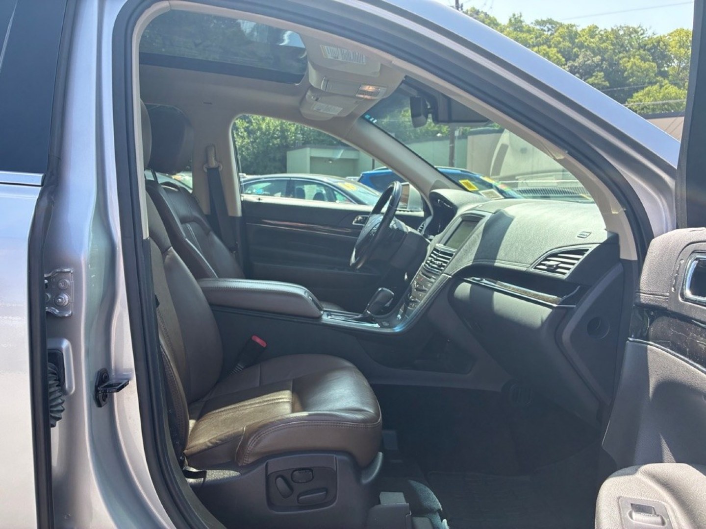 2014 SILVER LINCOLN MKT (2LMHJ5AT2EB) with an 3.5L engine, Automatic transmission, located at 117 North Cameron Street, Harrisburg, PA, 17101, (717) 963-8962, 40.266762, -76.875259 - WE FINANCE!!! MOST vehicles are available for financing. Good Credit/ Challenged Credit/ No Credit - ALL Trade-Ins Welcomed!!! APPLY ONLINE or CALL us TODAY Please call us to discuss your cash and/or financing options. Thanks for checking our inventory! We're here to help.- Photo#8
