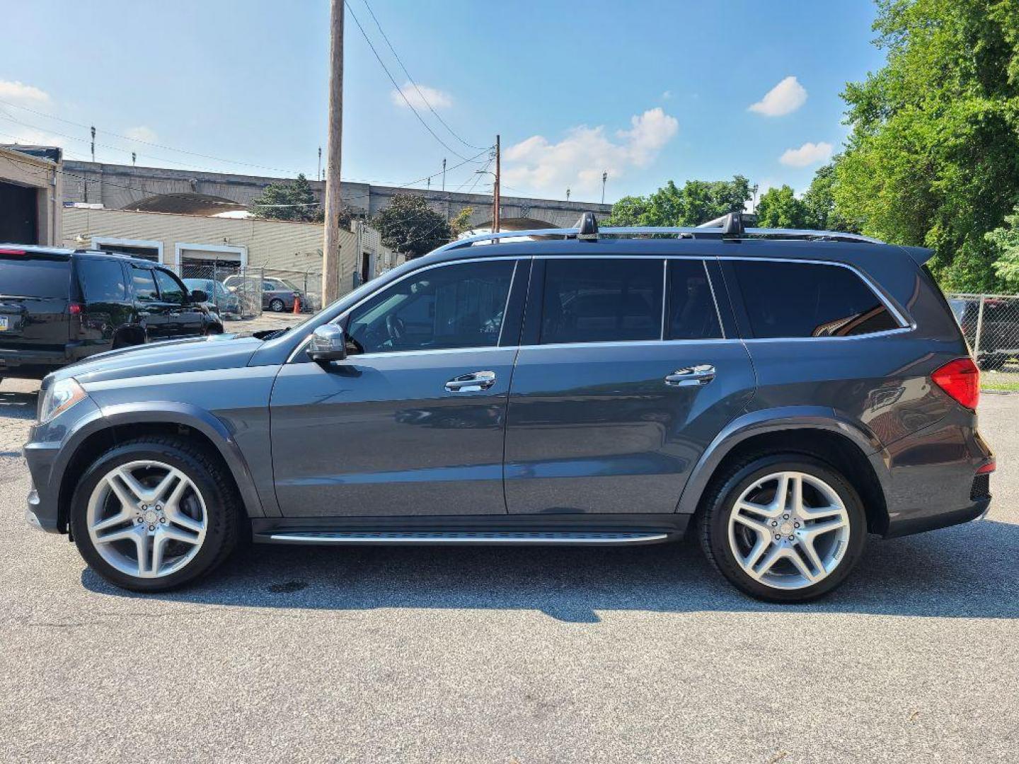 2014 GRAY MERCEDES-BENZ GL 550 4MATIC (4JGDF7DE4EA) with an 4.6L engine, Automatic transmission, located at 117 North Cameron Street, Harrisburg, PA, 17101, (717) 963-8962, 40.266762, -76.875259 - WE FINANCE!!! Good Credit/ Bad Credit/ No Credit - ALL Trade-Ins Welcomed!!! ***Guaranteed Credit Approval*** APPLY ONLINE or CALL us TODAY ;) Internet Prices and Marketplace Prices are SPECIAL discounted ***CASH DEALS*** Retail Prices are higher. Please call us to discuss your cash and finan - Photo#1