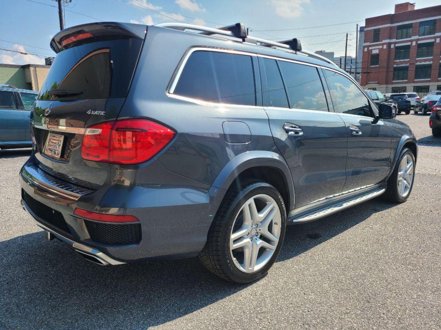 2014 GRAY MERCEDES-BENZ GL 550 4MATIC (4JGDF7DE4EA) with an 4.6L engine, Automatic transmission, located at 117 North Cameron Street, Harrisburg, PA, 17101, (717) 963-8962, 40.266762, -76.875259 - WE FINANCE!!! Good Credit/ Bad Credit/ No Credit - ALL Trade-Ins Welcomed!!! ***Guaranteed Credit Approval*** APPLY ONLINE or CALL us TODAY ;) Internet Prices and Marketplace Prices are SPECIAL discounted ***CASH DEALS*** Retail Prices are higher. Please call us to discuss your cash and finan - Photo#4