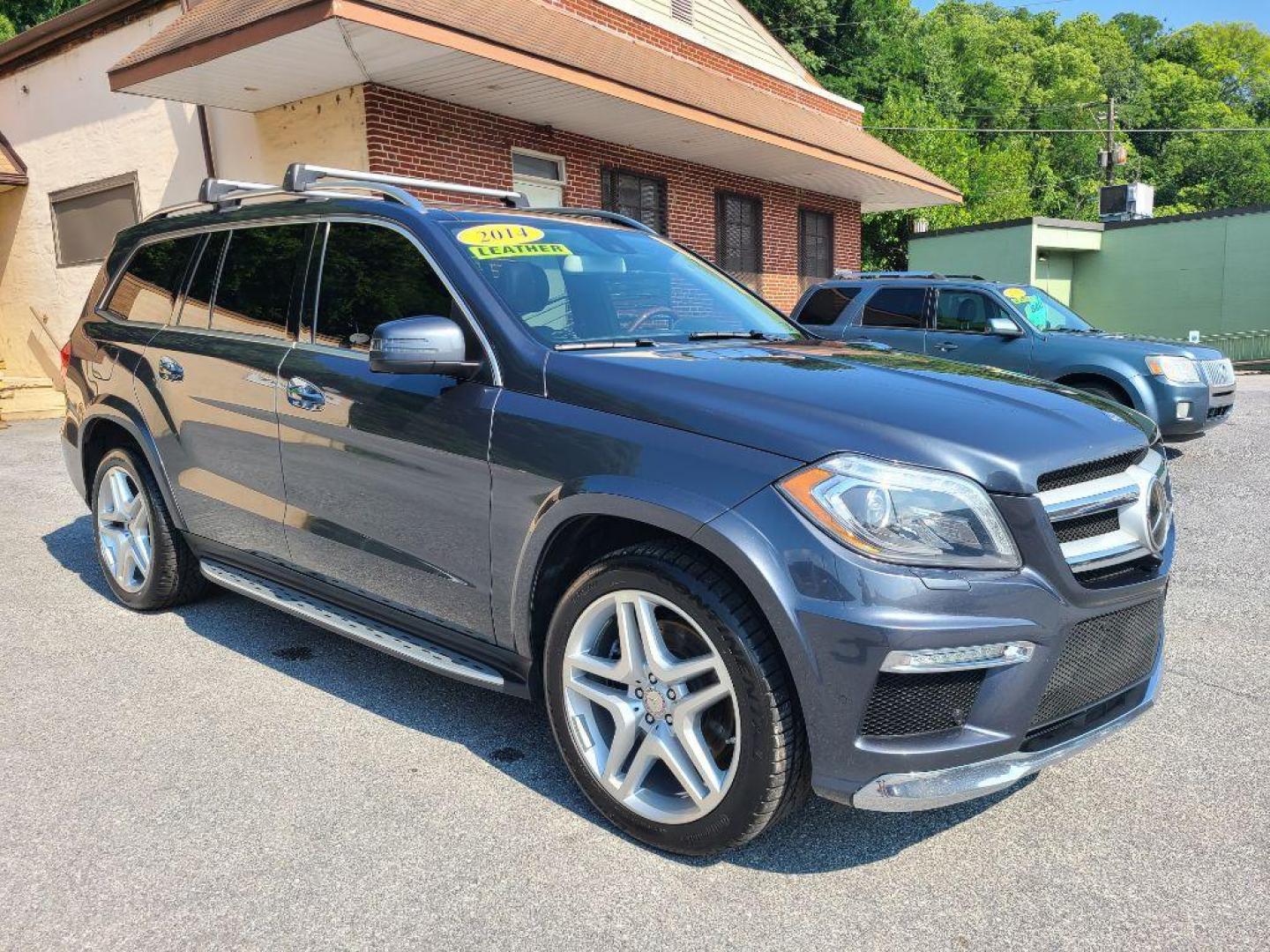 2014 GRAY MERCEDES-BENZ GL 550 4MATIC (4JGDF7DE4EA) with an 4.6L engine, Automatic transmission, located at 117 North Cameron Street, Harrisburg, PA, 17101, (717) 963-8962, 40.266762, -76.875259 - WE FINANCE!!! Good Credit/ Bad Credit/ No Credit - ALL Trade-Ins Welcomed!!! ***Guaranteed Credit Approval*** APPLY ONLINE or CALL us TODAY ;) Internet Prices and Marketplace Prices are SPECIAL discounted ***CASH DEALS*** Retail Prices are higher. Please call us to discuss your cash and finan - Photo#6