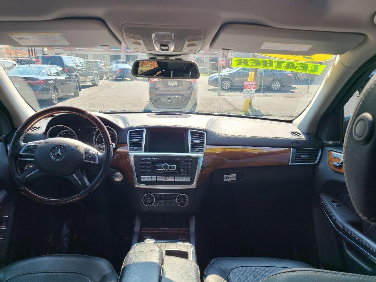 2014 GRAY MERCEDES-BENZ GL 550 4MATIC (4JGDF7DE4EA) with an 4.6L engine, Automatic transmission, located at 117 North Cameron Street, Harrisburg, PA, 17101, (717) 963-8962, 40.266762, -76.875259 - WE FINANCE!!! Good Credit/ Bad Credit/ No Credit - ALL Trade-Ins Welcomed!!! ***Guaranteed Credit Approval*** APPLY ONLINE or CALL us TODAY ;) Internet Prices and Marketplace Prices are SPECIAL discounted ***CASH DEALS*** Retail Prices are higher. Please call us to discuss your cash and finan - Photo#9