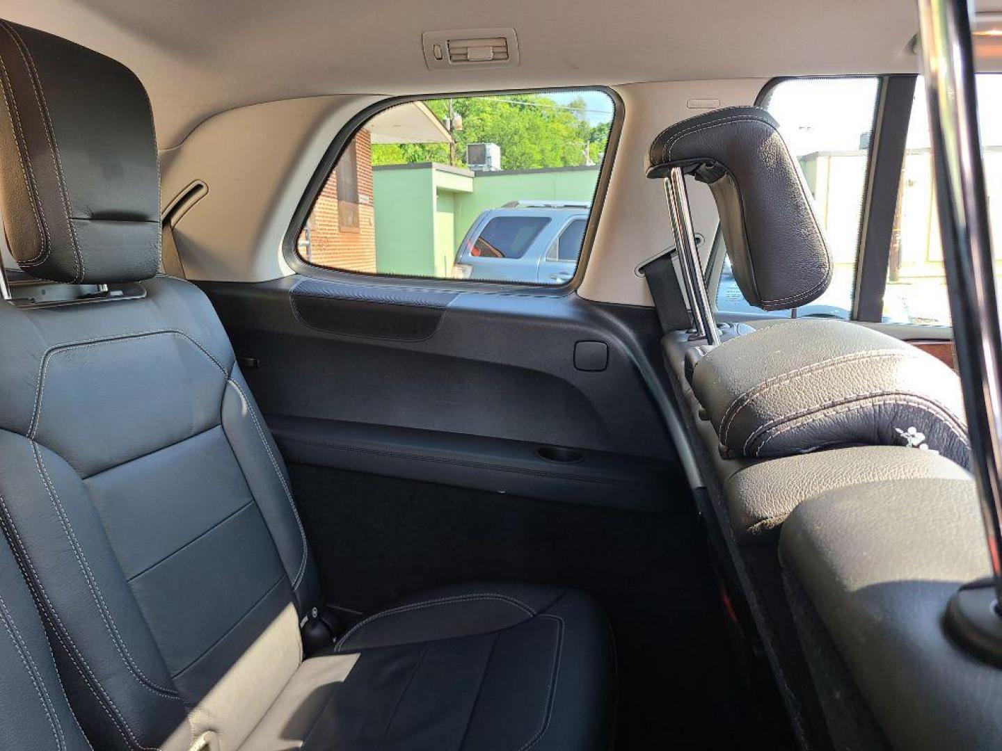 2014 GRAY MERCEDES-BENZ GL 550 4MATIC (4JGDF7DE4EA) with an 4.6L engine, Automatic transmission, located at 117 North Cameron Street, Harrisburg, PA, 17101, (717) 963-8962, 40.266762, -76.875259 - WE FINANCE!!! Good Credit/ Bad Credit/ No Credit - ALL Trade-Ins Welcomed!!! ***Guaranteed Credit Approval*** APPLY ONLINE or CALL us TODAY ;) Internet Prices and Marketplace Prices are SPECIAL discounted ***CASH DEALS*** Retail Prices are higher. Please call us to discuss your cash and finan - Photo#13