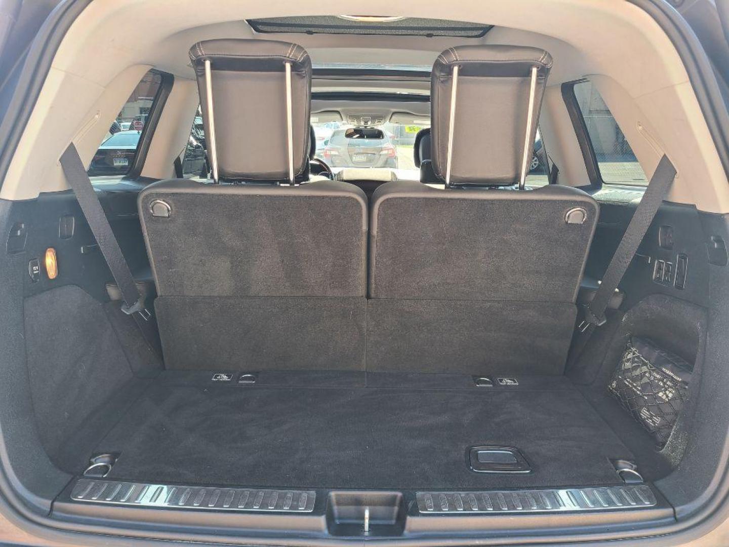 2014 GRAY MERCEDES-BENZ GL 550 4MATIC (4JGDF7DE4EA) with an 4.6L engine, Automatic transmission, located at 117 North Cameron Street, Harrisburg, PA, 17101, (717) 963-8962, 40.266762, -76.875259 - WE FINANCE!!! Good Credit/ Bad Credit/ No Credit - ALL Trade-Ins Welcomed!!! ***Guaranteed Credit Approval*** APPLY ONLINE or CALL us TODAY ;) Internet Prices and Marketplace Prices are SPECIAL discounted ***CASH DEALS*** Retail Prices are higher. Please call us to discuss your cash and finan - Photo#14