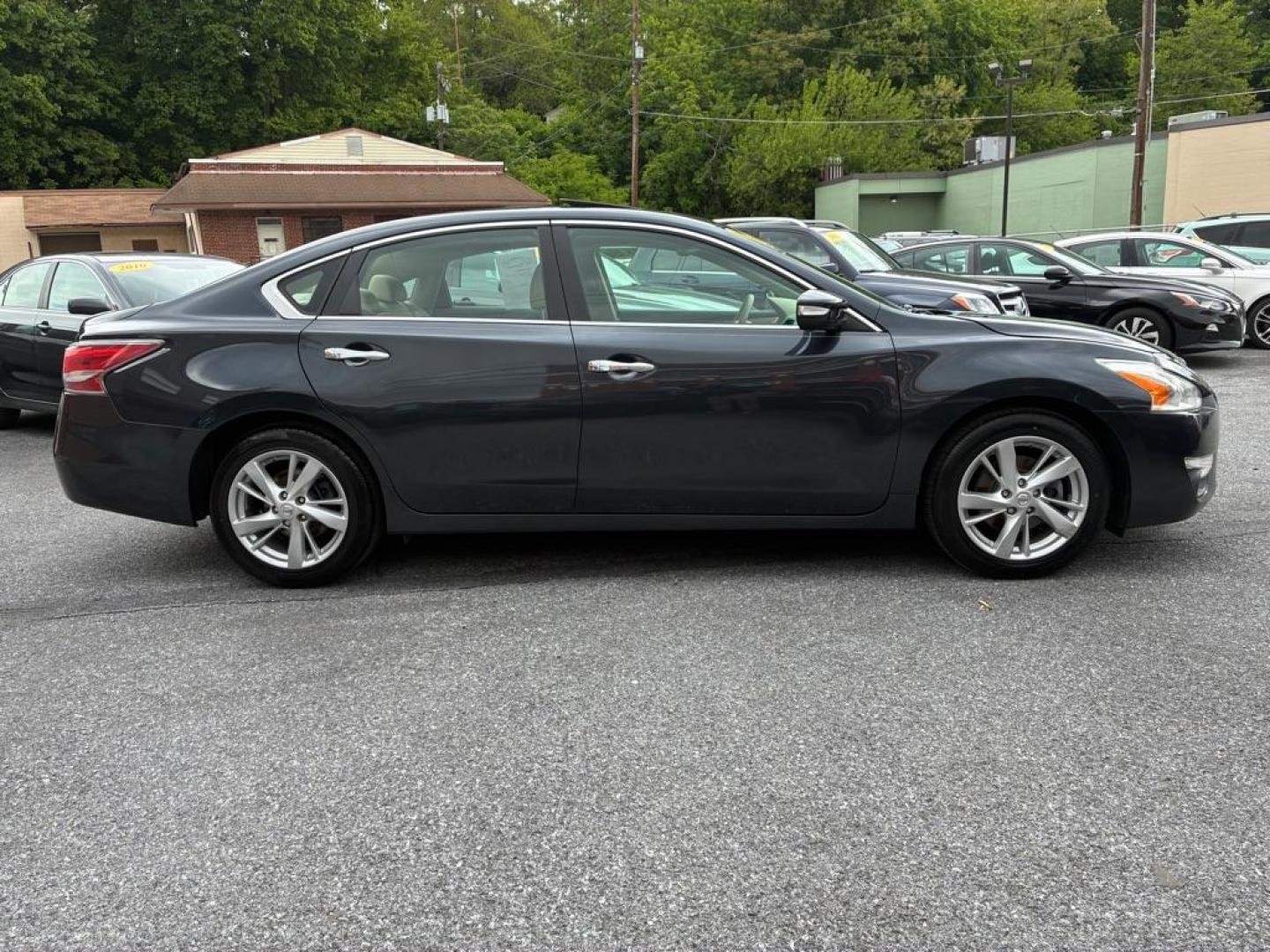 2014 GREY NISSAN ALTIMA 2.5 (1N4AL3AP8EC) with an 2.5L engine, Continuously Variable transmission, located at 117 North Cameron Street, Harrisburg, PA, 17101, (717) 963-8962, 40.266762, -76.875259 - WE FINANCE!!! MOST vehicles are available for financing. Good Credit/ Challenged Credit/ No Credit - ALL Trade-Ins Welcomed!!! APPLY ONLINE or CALL us TODAY Please call us to discuss your cash and/or financing options. Thanks for checking our inventory! We're here to help.- Photo#5