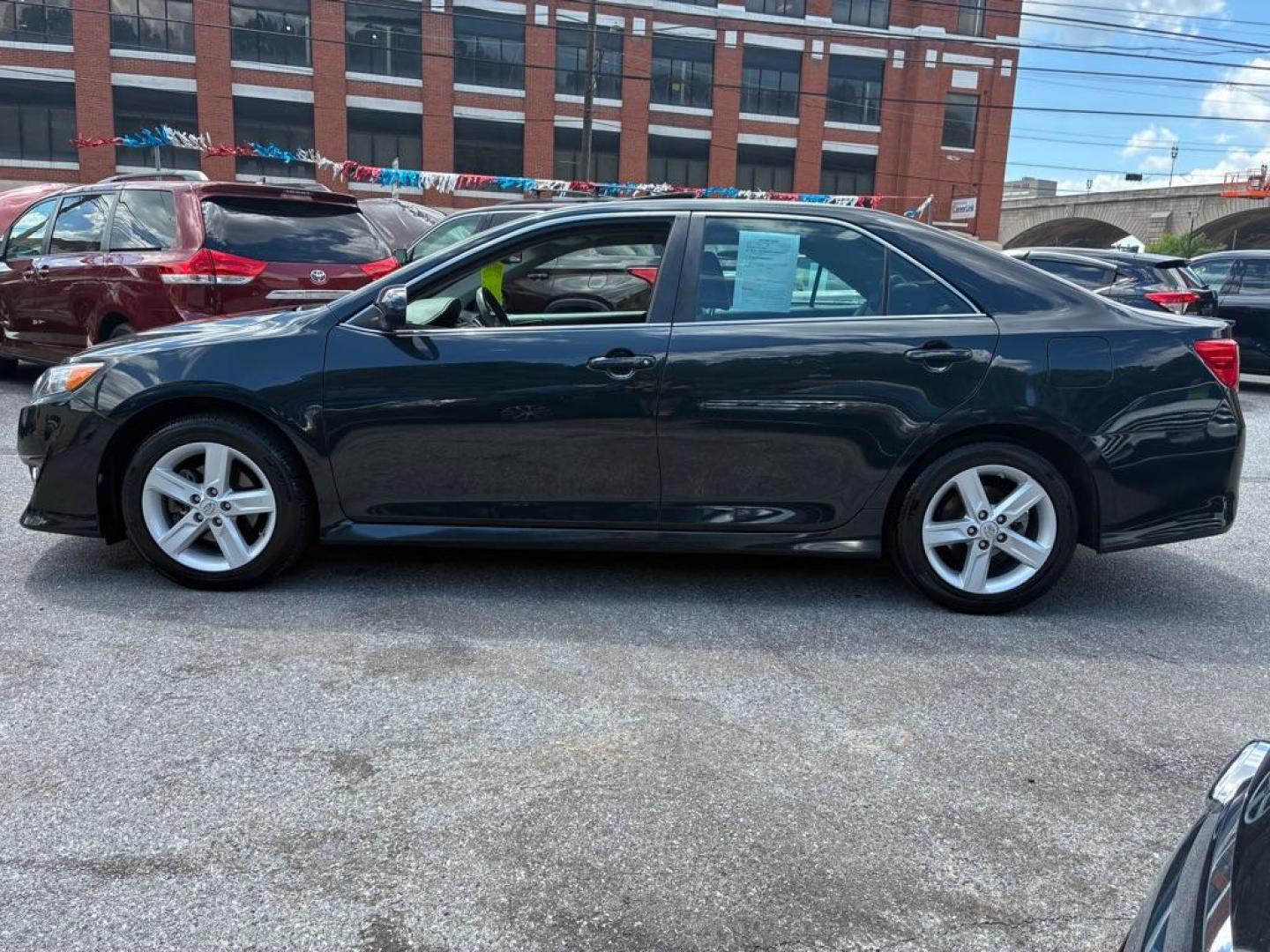 2014 GRAY TOYOTA CAMRY L (4T1BF1FK0EU) with an 2.5L engine, Automatic transmission, located at 117 North Cameron Street, Harrisburg, PA, 17101, (717) 963-8962, 40.266762, -76.875259 - WE FINANCE!!! MOST vehicles are available for financing. Good Credit/ Challenged Credit/ No Credit - ALL Trade-Ins Welcomed!!! APPLY ONLINE or CALL us TODAY Please call us to discuss your cash and/or financing options. Thanks for checking our inventory! We're here to help.- Photo#1