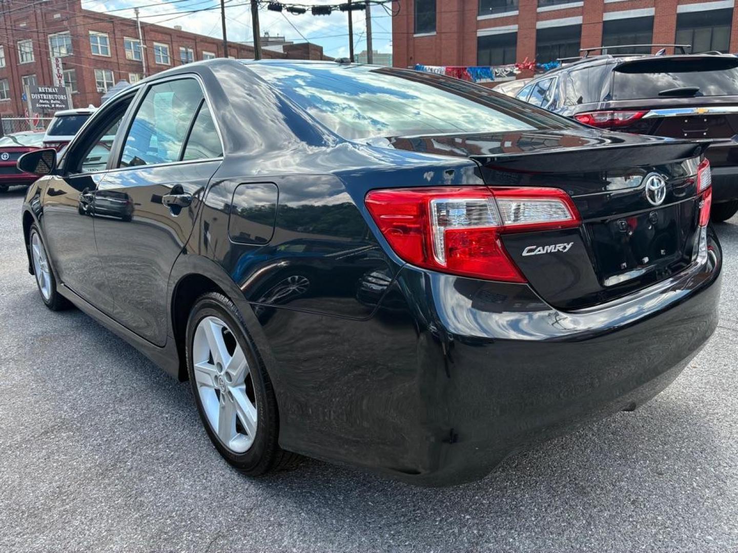 2014 GRAY TOYOTA CAMRY L (4T1BF1FK0EU) with an 2.5L engine, Automatic transmission, located at 117 North Cameron Street, Harrisburg, PA, 17101, (717) 963-8962, 40.266762, -76.875259 - WE FINANCE!!! MOST vehicles are available for financing. Good Credit/ Challenged Credit/ No Credit - ALL Trade-Ins Welcomed!!! APPLY ONLINE or CALL us TODAY Please call us to discuss your cash and/or financing options. Thanks for checking our inventory! We're here to help.- Photo#2