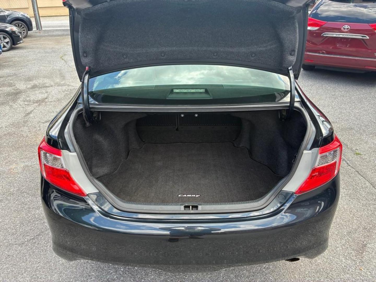 2014 GRAY TOYOTA CAMRY L (4T1BF1FK0EU) with an 2.5L engine, Automatic transmission, located at 117 North Cameron Street, Harrisburg, PA, 17101, (717) 963-8962, 40.266762, -76.875259 - WE FINANCE!!! MOST vehicles are available for financing. Good Credit/ Challenged Credit/ No Credit - ALL Trade-Ins Welcomed!!! APPLY ONLINE or CALL us TODAY Please call us to discuss your cash and/or financing options. Thanks for checking our inventory! We're here to help.- Photo#10