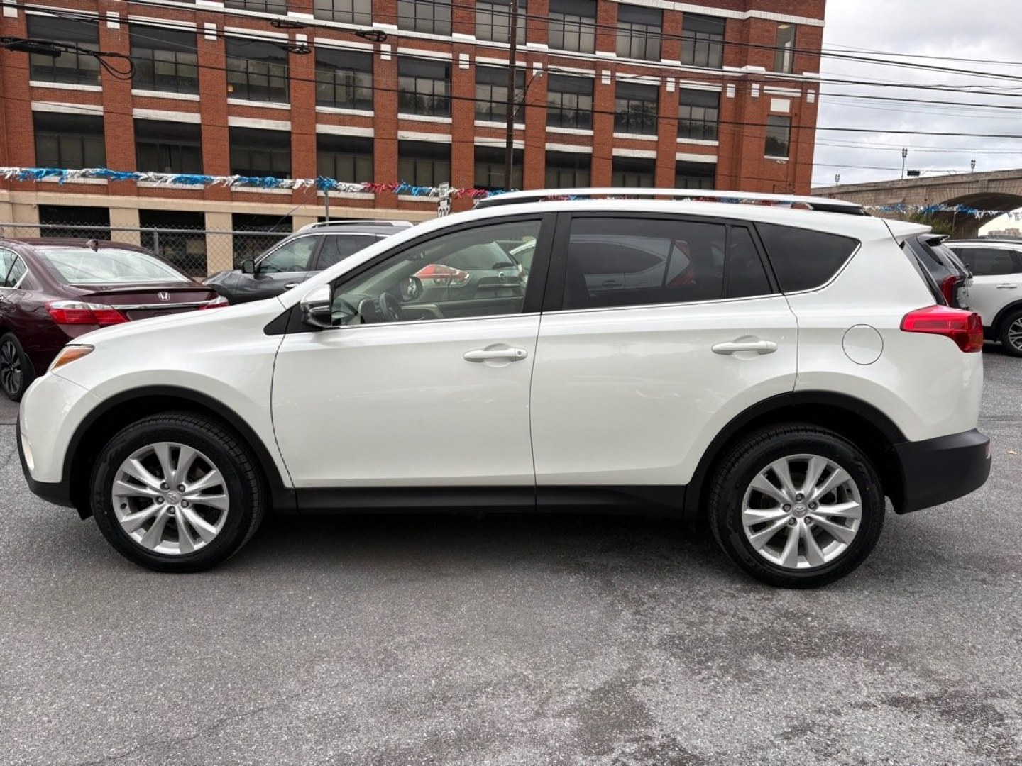 2014 WHITE TOYOTA RAV4 LIMITED (JTMDFREV6ED) with an 2.5L engine, Automatic transmission, located at 117 North Cameron Street, Harrisburg, PA, 17101, (717) 963-8962, 40.266762, -76.875259 - WE FINANCE!!! MOST vehicles are available for financing. Good Credit/ Challenged Credit/ No Credit - ALL Trade-Ins Welcomed!!! APPLY ONLINE or CALL us TODAY Please call us to discuss your cash and/or financing options. Thanks for checking our inventory! We're here to help.- Photo#1