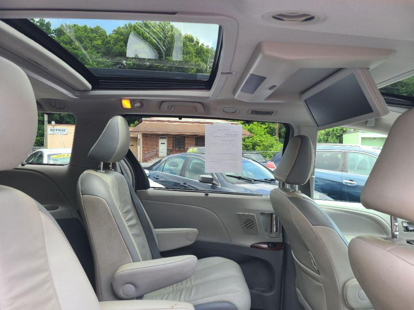 2014 SILVER TOYOTA SIENNA XLE (5TDDK3DC7ES) with an 3.5L engine, Automatic transmission, located at 7981 Paxton Street, Harrisburg, PA, 17111, (717) 561-2926, 40.261490, -76.749229 - WE FINANCE!!! Good Credit/ Bad Credit/ No Credit - ALL Trade-Ins Welcomed!!! ***Guaranteed Credit Approval*** APPLY ONLINE or CALL us TODAY ;) Internet Prices and Marketplace Prices are SPECIAL discounted ***CASH DEALS*** Retail Prices are higher. Please call us to discuss your cash and finan - Photo#8