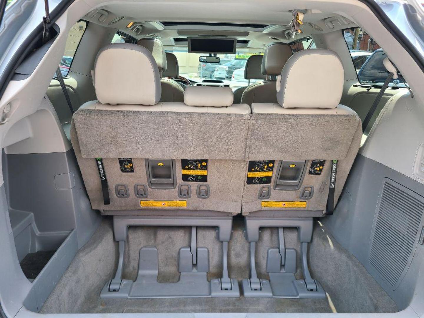 2014 SILVER TOYOTA SIENNA XLE (5TDDK3DC7ES) with an 3.5L engine, Automatic transmission, located at 7981 Paxton Street, Harrisburg, PA, 17111, (717) 561-2926, 40.261490, -76.749229 - WE FINANCE!!! Good Credit/ Bad Credit/ No Credit - ALL Trade-Ins Welcomed!!! ***Guaranteed Credit Approval*** APPLY ONLINE or CALL us TODAY ;) Internet Prices and Marketplace Prices are SPECIAL discounted ***CASH DEALS*** Retail Prices are higher. Please call us to discuss your cash and finan - Photo#11