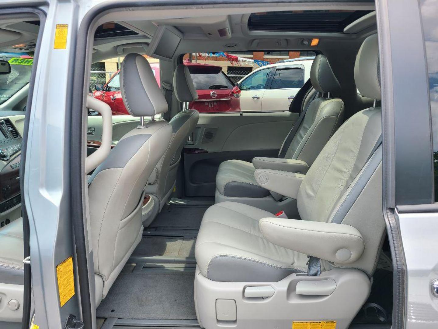 2014 SILVER TOYOTA SIENNA XLE (5TDDK3DC7ES) with an 3.5L engine, Automatic transmission, located at 7981 Paxton Street, Harrisburg, PA, 17111, (717) 561-2926, 40.261490, -76.749229 - WE FINANCE!!! Good Credit/ Bad Credit/ No Credit - ALL Trade-Ins Welcomed!!! ***Guaranteed Credit Approval*** APPLY ONLINE or CALL us TODAY ;) Internet Prices and Marketplace Prices are SPECIAL discounted ***CASH DEALS*** Retail Prices are higher. Please call us to discuss your cash and finan - Photo#16