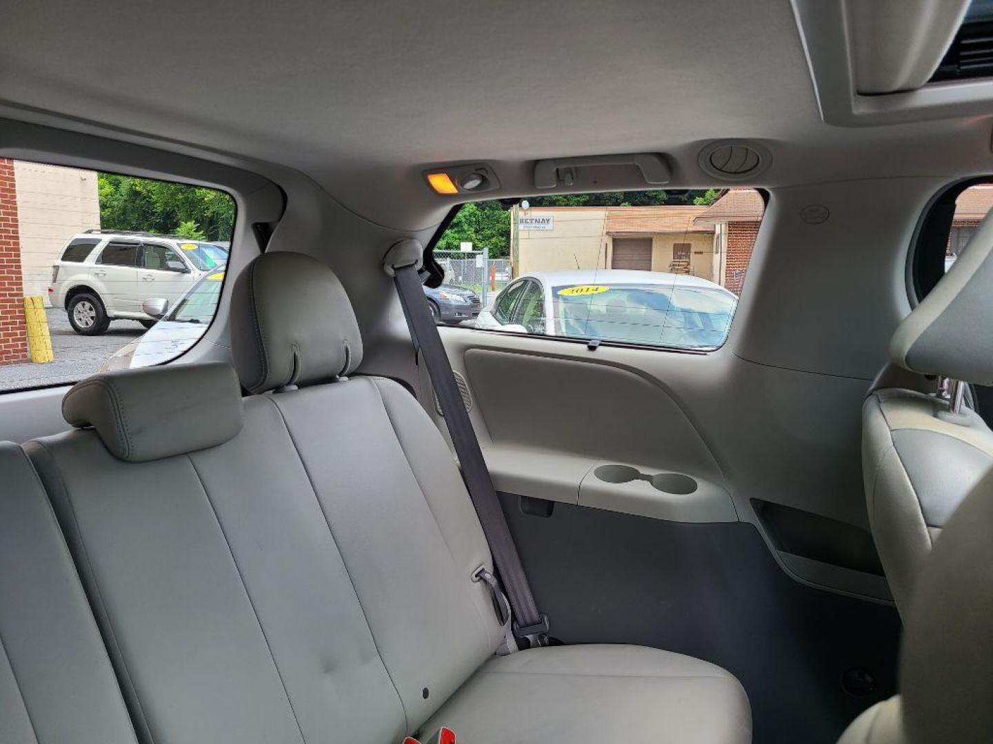 2014 SILVER TOYOTA SIENNA XLE (5TDDK3DC7ES) with an 3.5L engine, Automatic transmission, located at 7981 Paxton Street, Harrisburg, PA, 17111, (717) 561-2926, 40.261490, -76.749229 - WE FINANCE!!! Good Credit/ Bad Credit/ No Credit - ALL Trade-Ins Welcomed!!! ***Guaranteed Credit Approval*** APPLY ONLINE or CALL us TODAY ;) Internet Prices and Marketplace Prices are SPECIAL discounted ***CASH DEALS*** Retail Prices are higher. Please call us to discuss your cash and finan - Photo#18