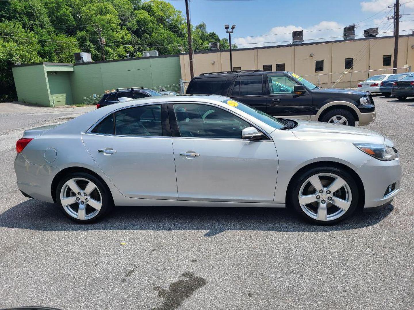 2015 SILVER CHEVROLET MALIBU LTZ (1G11G5SX7FF) with an 2.0L engine, Automatic transmission, located at 117 North Cameron Street, Harrisburg, PA, 17101, (717) 963-8962, 40.266762, -76.875259 - WE FINANCE!!! Good Credit/ Bad Credit/ No Credit - ALL Trade-Ins Welcomed!!! ***Guaranteed Credit Approval*** APPLY ONLINE or CALL us TODAY ;) Internet Prices and Marketplace Prices are SPECIAL discounted ***CASH DEALS*** Retail Prices are higher. Please call us to discuss your cash and finan - Photo#5