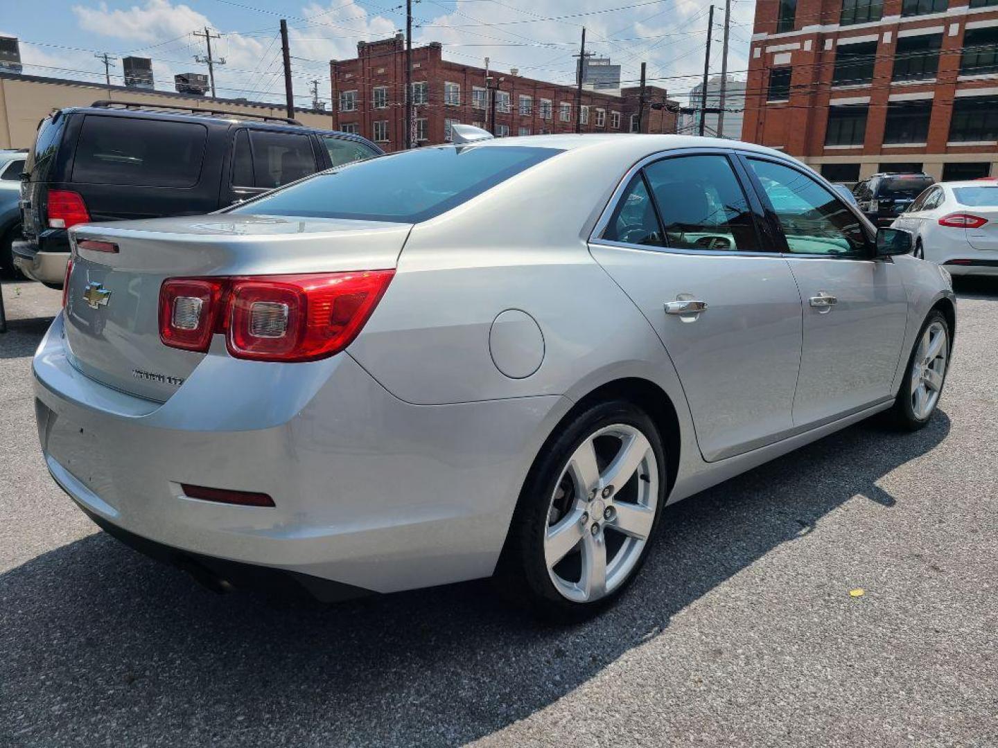 2015 SILVER CHEVROLET MALIBU LTZ (1G11G5SX7FF) with an 2.0L engine, Automatic transmission, located at 117 North Cameron Street, Harrisburg, PA, 17101, (717) 963-8962, 40.266762, -76.875259 - WE FINANCE!!! Good Credit/ Bad Credit/ No Credit - ALL Trade-Ins Welcomed!!! ***Guaranteed Credit Approval*** APPLY ONLINE or CALL us TODAY ;) Internet Prices and Marketplace Prices are SPECIAL discounted ***CASH DEALS*** Retail Prices are higher. Please call us to discuss your cash and finan - Photo#4