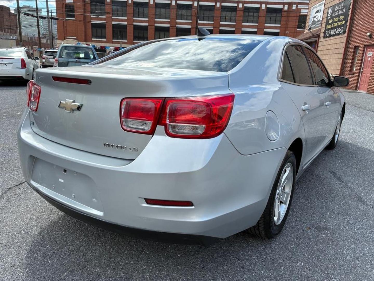 2015 SILVER CHEVROLET MALIBU LS (1G11A5SL5FF) with an 2.5L engine, Automatic transmission, located at 117 North Cameron Street, Harrisburg, PA, 17101, (717) 963-8962, 40.266762, -76.875259 - WE FINANCE!!! Good Credit/ Challenged Credit/ No Credit - ALL Trade-Ins Welcomed!!! APPLY ONLINE or CALL us TODAY ;) Please call us to discuss your cash and/or financing options. - Photo#4