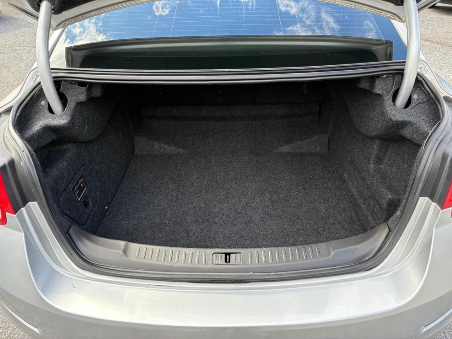 2015 SILVER CHEVROLET MALIBU LS (1G11A5SL5FF) with an 2.5L engine, Automatic transmission, located at 117 North Cameron Street, Harrisburg, PA, 17101, (717) 963-8962, 40.266762, -76.875259 - WE FINANCE!!! Good Credit/ Challenged Credit/ No Credit - ALL Trade-Ins Welcomed!!! APPLY ONLINE or CALL us TODAY ;) Please call us to discuss your cash and/or financing options. - Photo#10