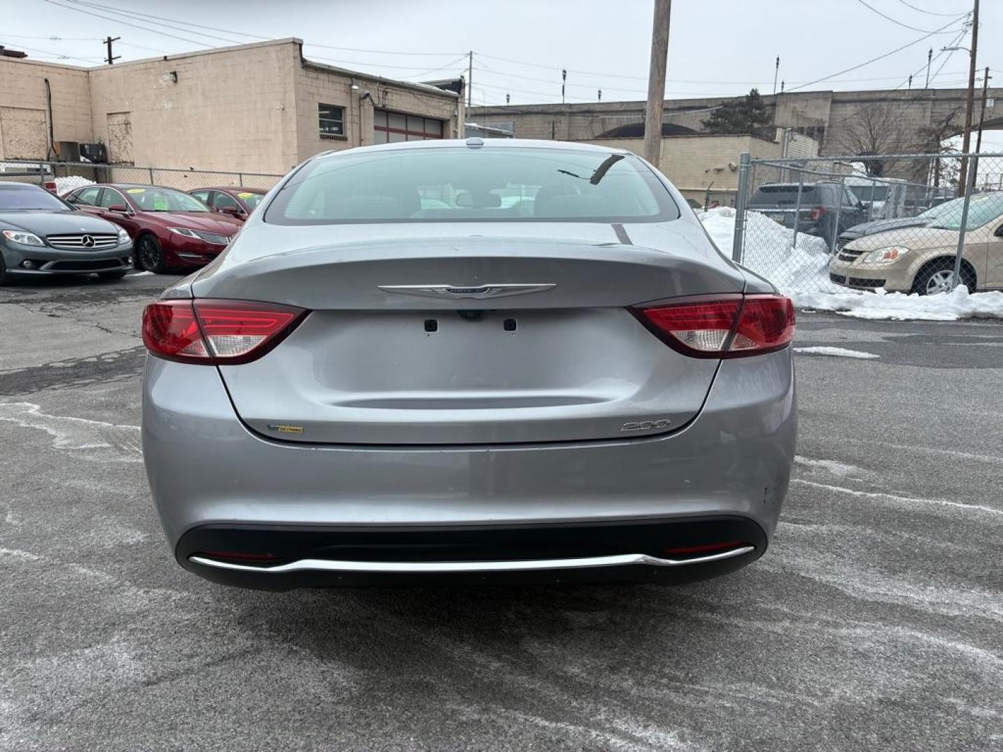 2015 SILVER CHRYSLER 200 LIMITED (1C3CCCAB0FN) with an 2.4L engine, Automatic transmission, located at 117 North Cameron Street, Harrisburg, PA, 17101, (717) 963-8962, 40.266762, -76.875259 - WE FINANCE!!! Good Credit/ Challenged Credit/ No Credit - ALL Trade-Ins Welcomed!!! APPLY ONLINE or CALL us TODAY ;) Please call us to discuss your cash and/or financing options. - Photo#3