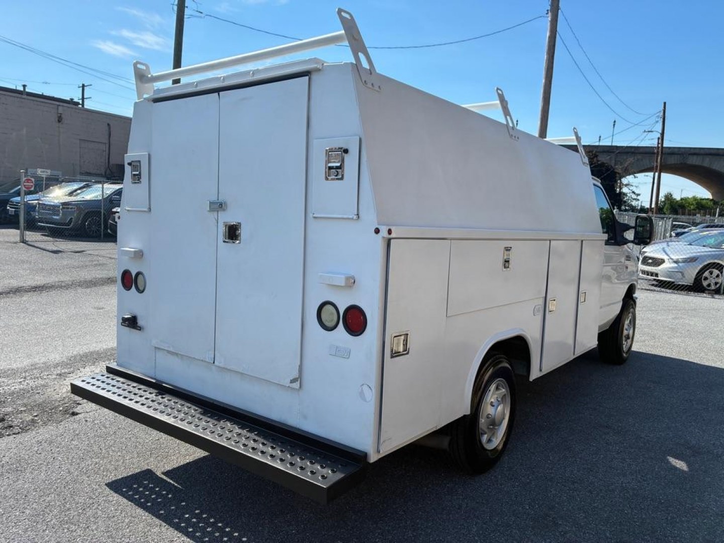2015 WHITE FORD ECONOLINE E350 SUPER DUTY CUTAWAY VAN (1FDWE3FL6FD) with an 5.4L engine, Automatic transmission, located at 117 North Cameron Street, Harrisburg, PA, 17101, (717) 963-8962, 40.266762, -76.875259 - Utility box. WE FINANCE!!! MOST vehicles are available for financing. Good Credit/ Challenged Credit/ No Credit - ALL Trade-Ins Welcomed!!! APPLY ONLINE or CALL us TODAY Please call us to discuss your cash and/or financing options. Thanks for checking our inventory! We're here to he- Photo#4