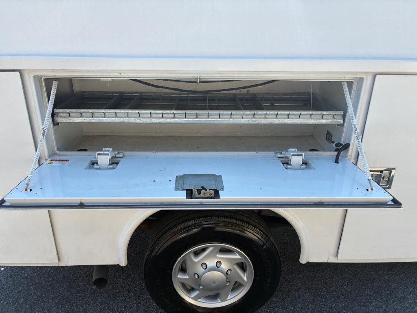 2015 WHITE FORD ECONOLINE E350 SUPER DUTY CUTAWAY VAN (1FDWE3FL6FD) with an 5.4L engine, Automatic transmission, located at 117 North Cameron Street, Harrisburg, PA, 17101, (717) 963-8962, 40.266762, -76.875259 - Utility box. WE FINANCE!!! MOST vehicles are available for financing. Good Credit/ Challenged Credit/ No Credit - ALL Trade-Ins Welcomed!!! APPLY ONLINE or CALL us TODAY Please call us to discuss your cash and/or financing options. Thanks for checking our inventory! We're here to he- Photo#11