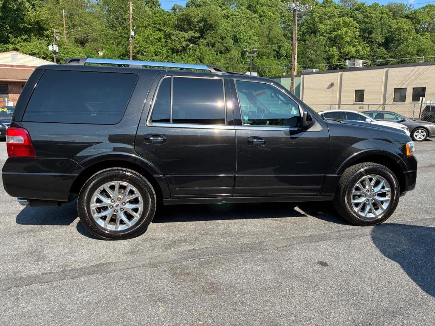 2015 BLACK FORD EXPEDITION LIMITED (1FMJU2AT7FE) with an 3.5L engine, Automatic transmission, located at 117 North Cameron Street, Harrisburg, PA, 17101, (717) 963-8962, 40.266762, -76.875259 - WE FINANCE!!! MOST vehicles are available for financing. Good Credit/ Challenged Credit/ No Credit - ALL Trade-Ins Welcomed!!! APPLY ONLINE or CALL us TODAY Please call us to discuss your cash and/or financing options. Thanks for checking our inventory! We're here to help.- Photo#5
